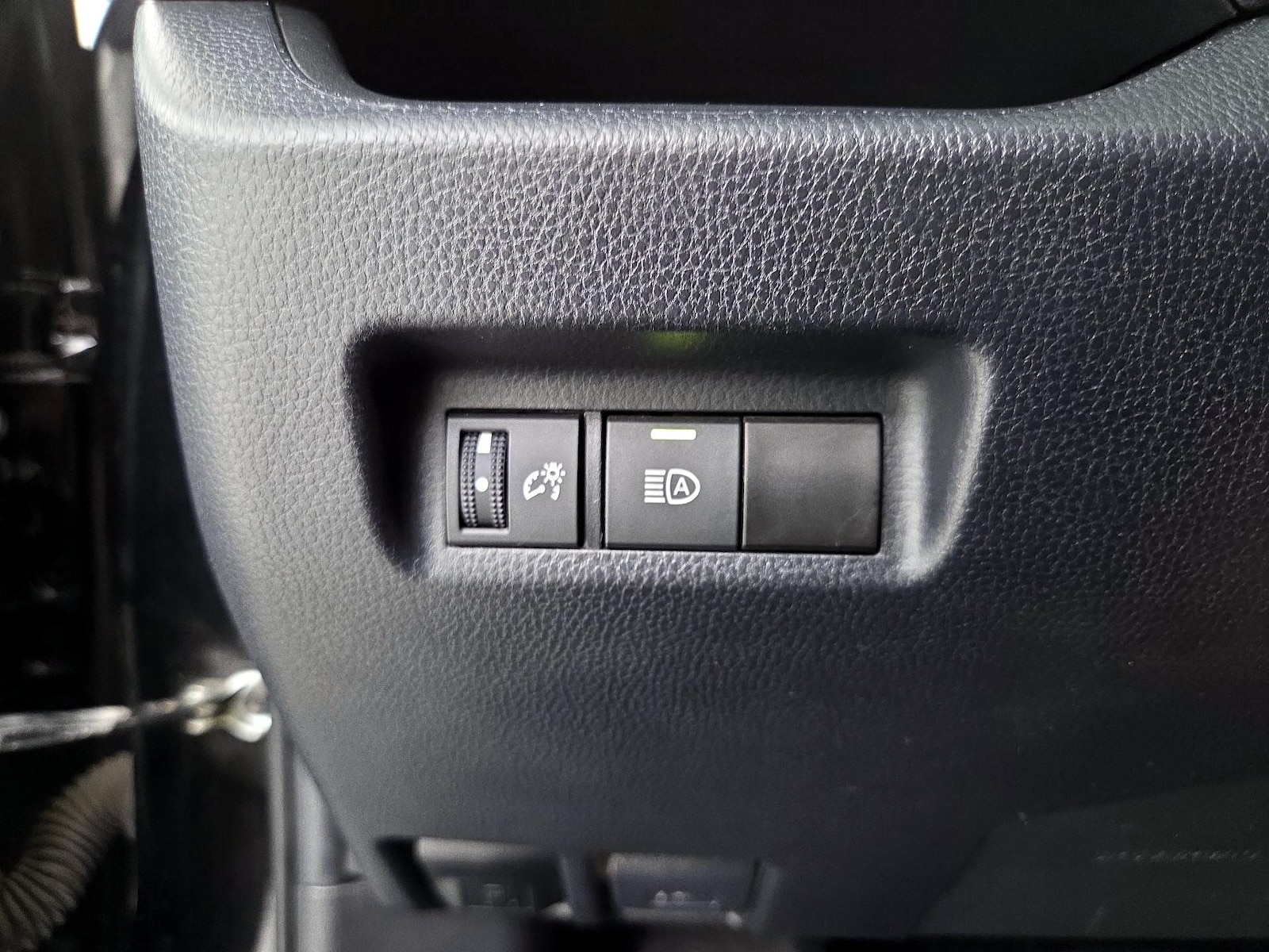 2022 Toyota RAV4 LE - Photo 14