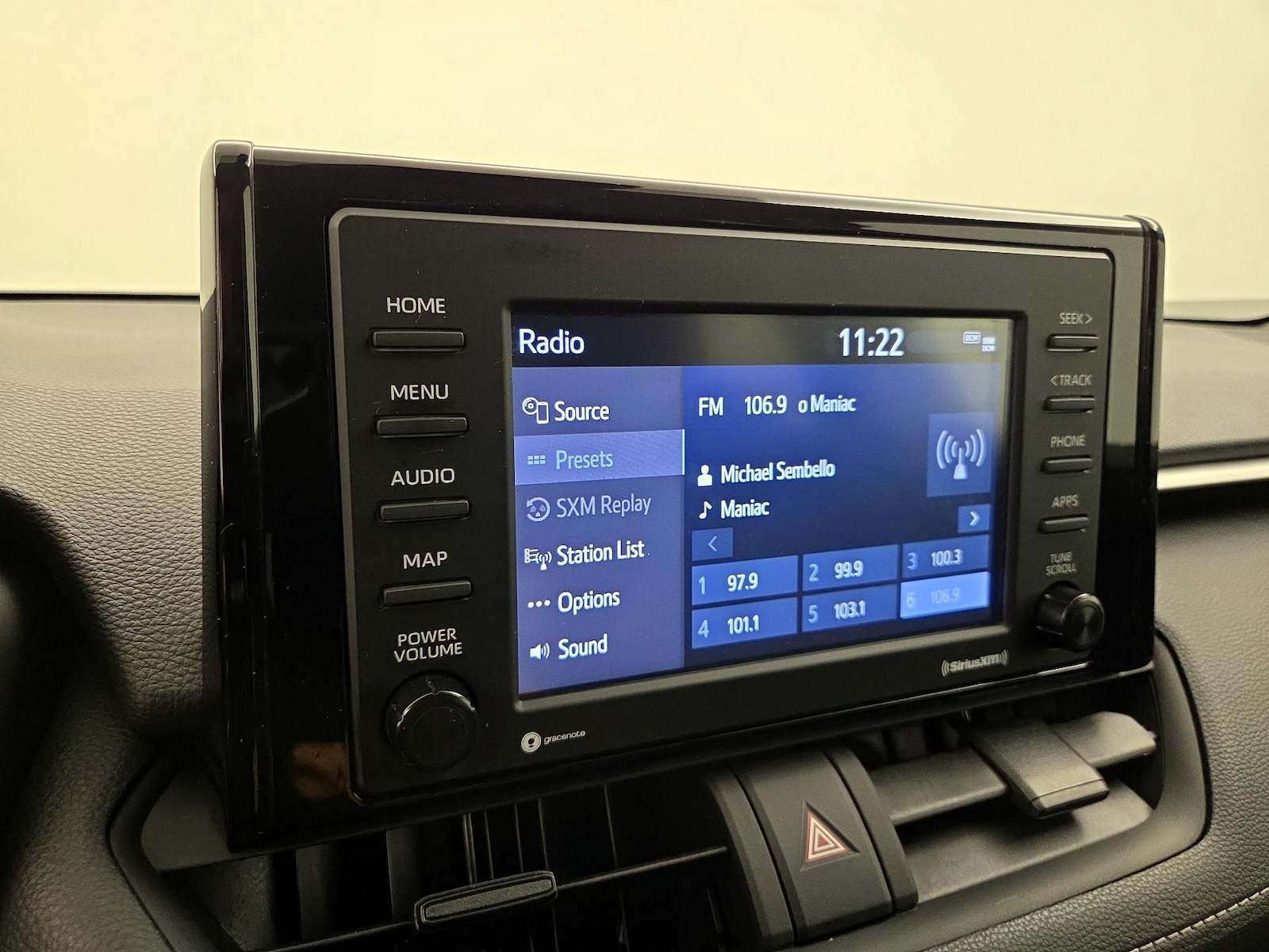 2022 Toyota RAV4 LE - Photo 17