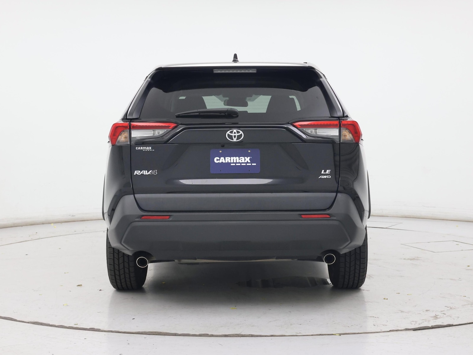 2022 Toyota RAV4 LE - Photo 7