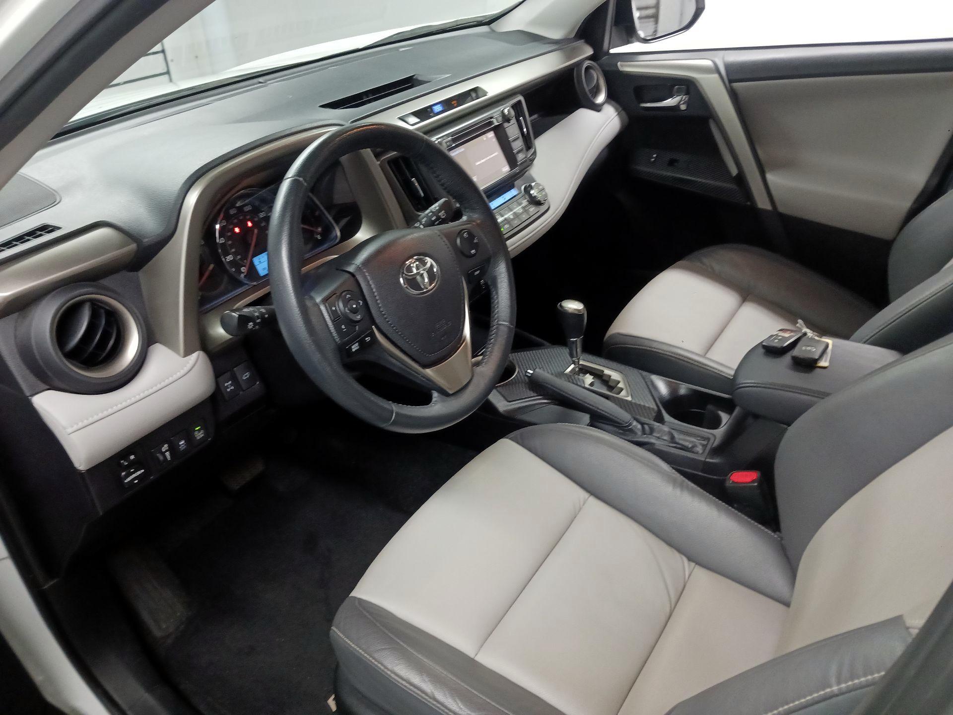 Thumbnail: 2014 Toyota RAV4 - 11