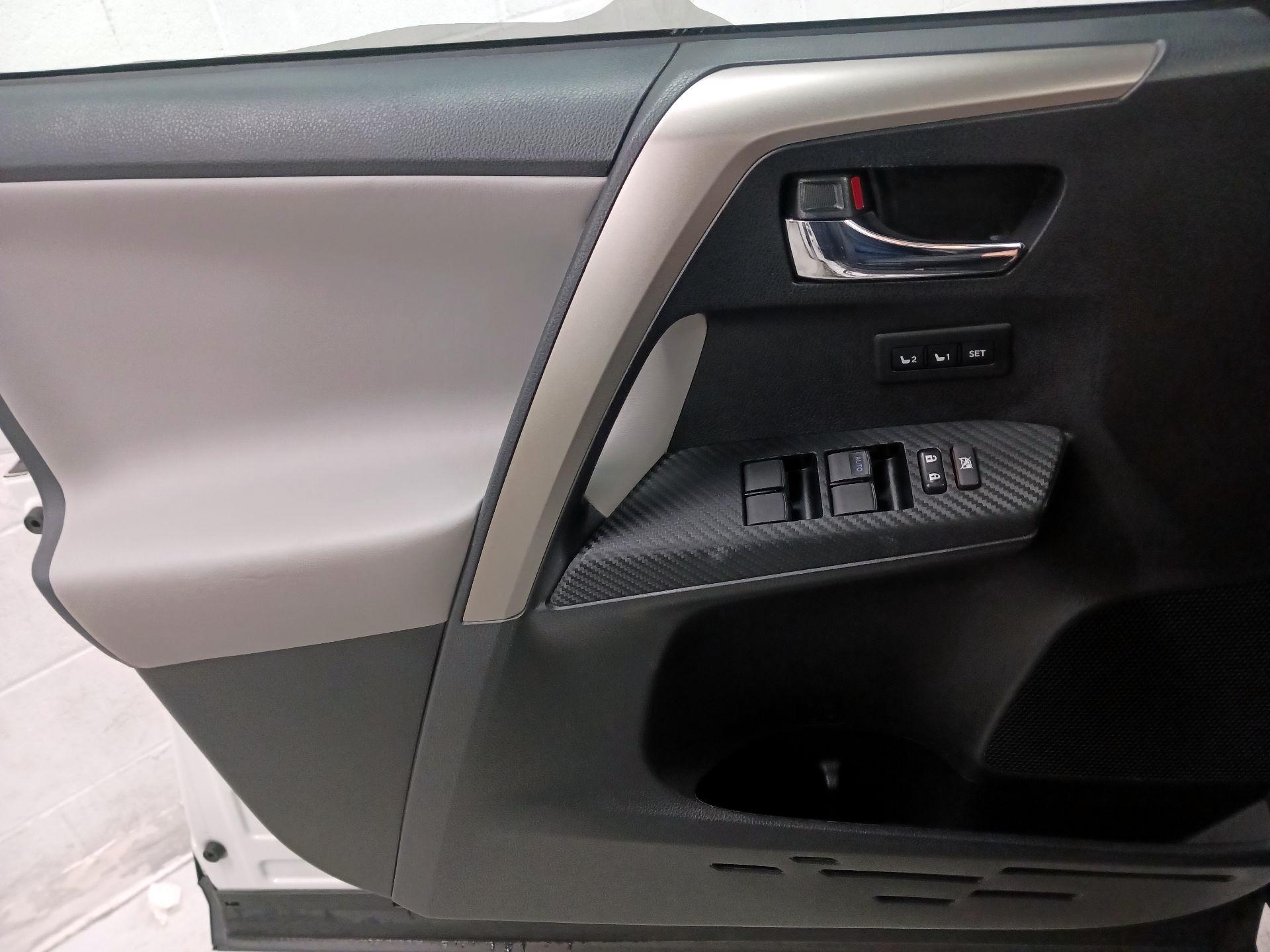 Thumbnail: 2014 Toyota RAV4 - 12