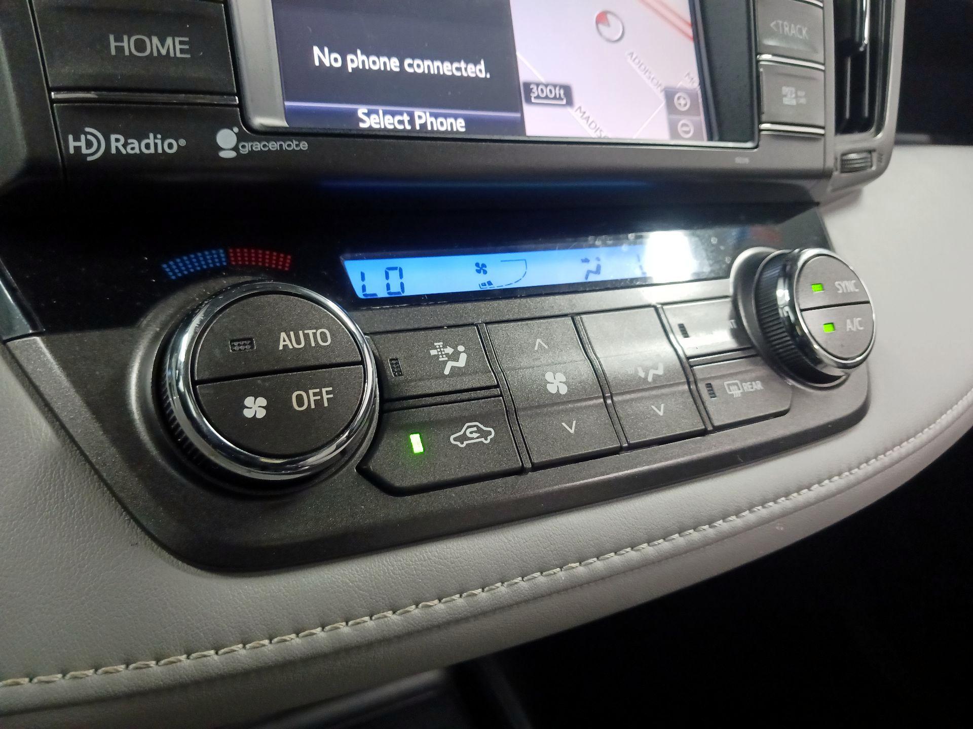 Thumbnail: 2014 Toyota RAV4 - 15