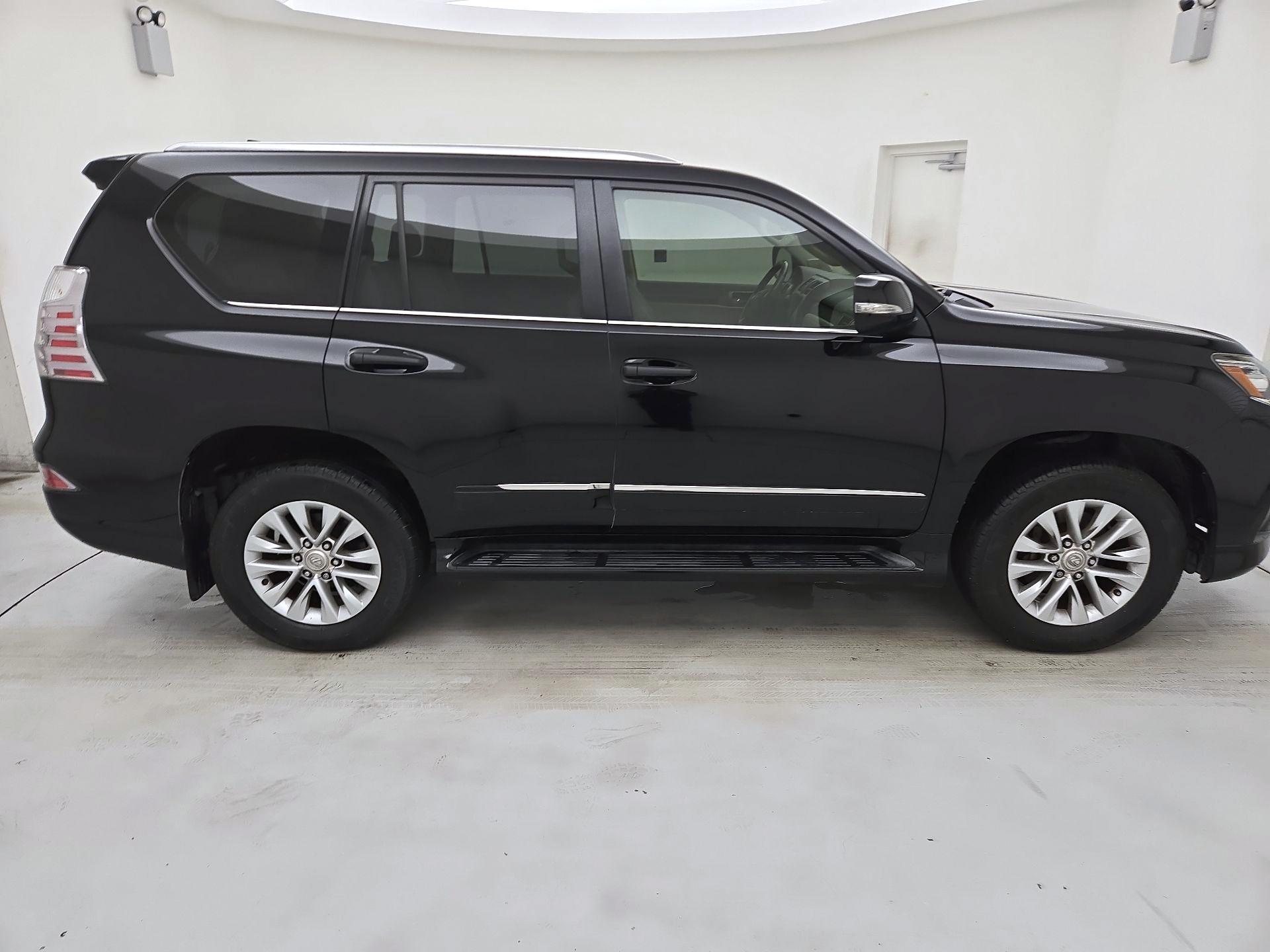 Thumbnail: 2019 Lexus GX - 4