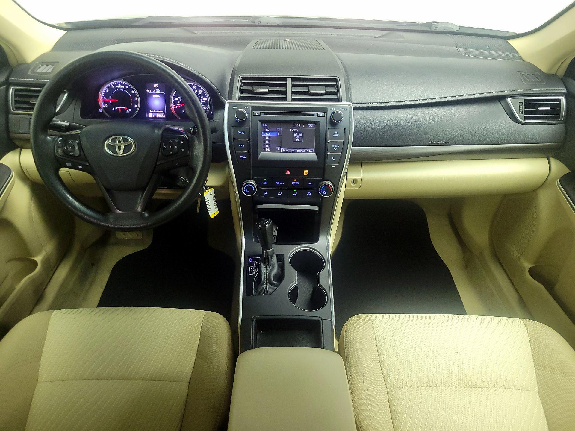 Thumbnail: 2017 Toyota Camry - 9