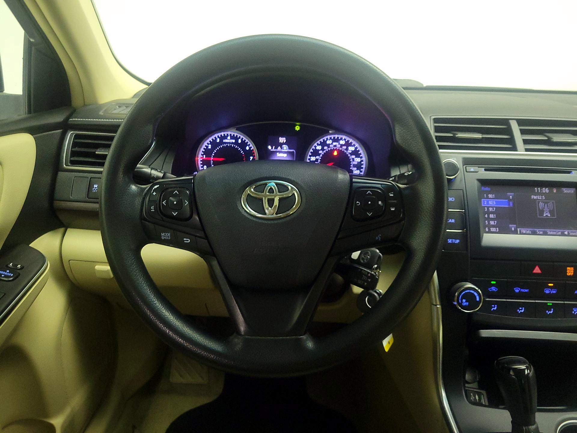 Thumbnail: 2017 Toyota Camry - 10