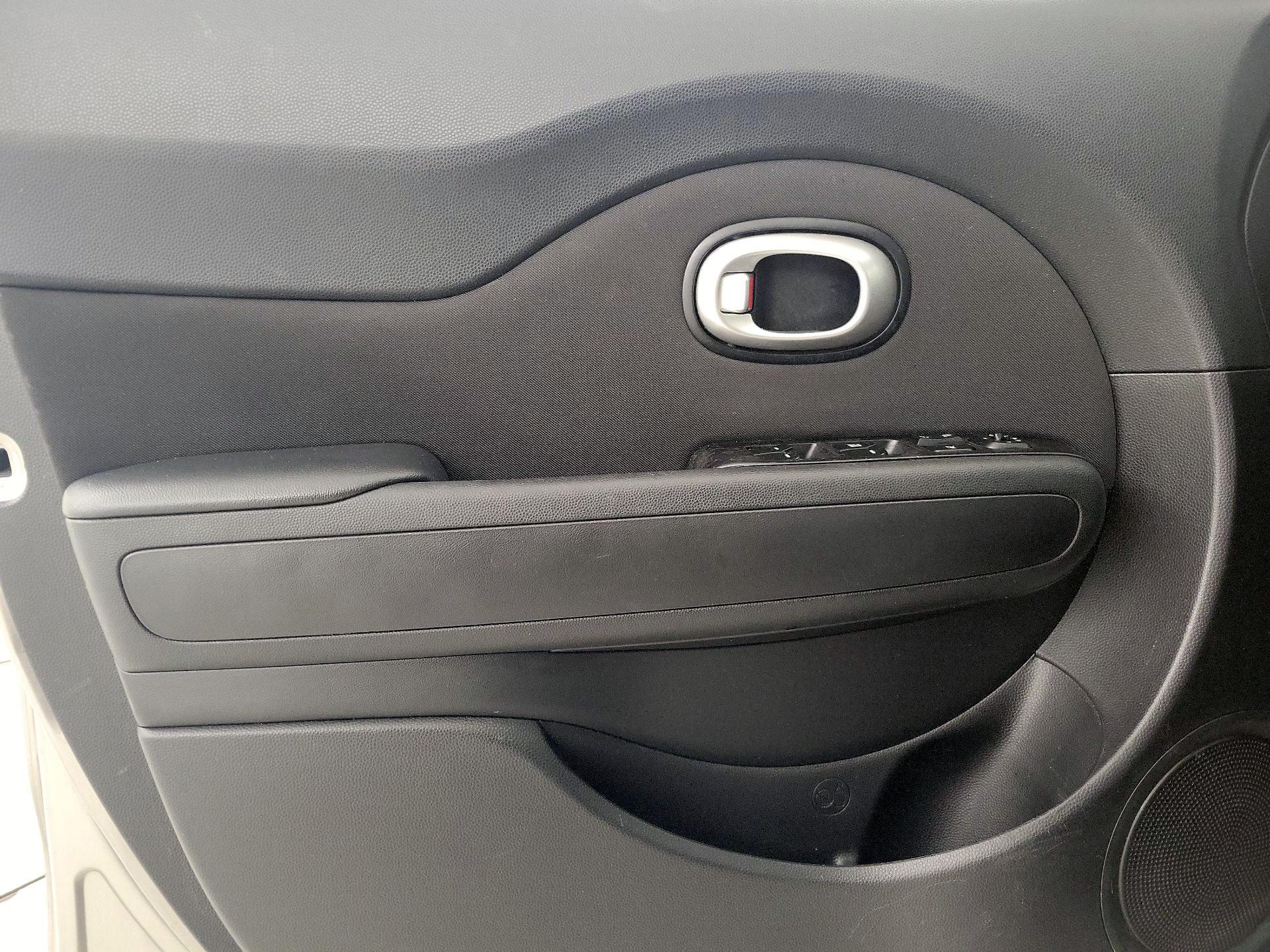 Thumbnail: 2015 Kia Soul - 12