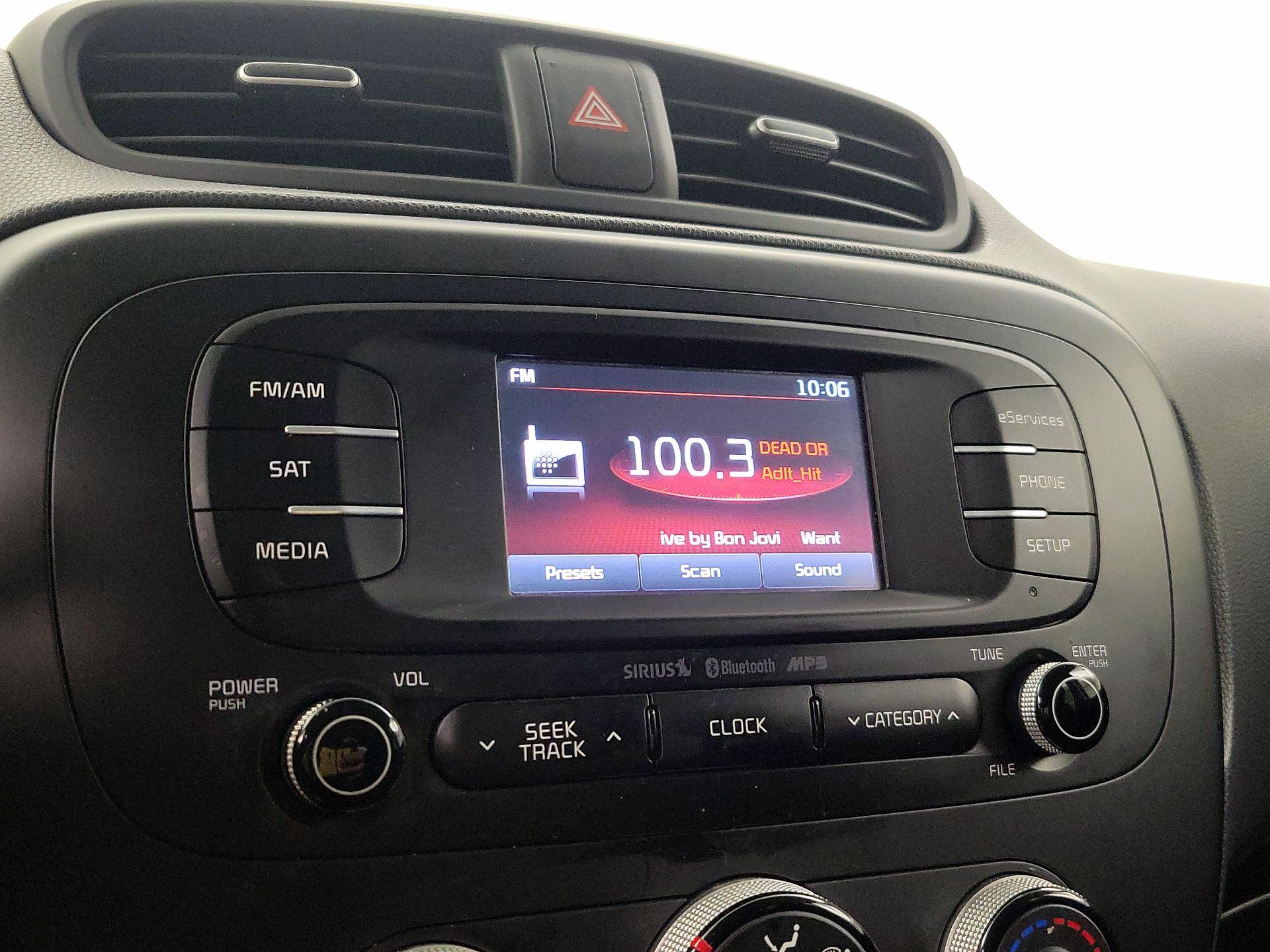 Thumbnail: 2015 Kia Soul - 15