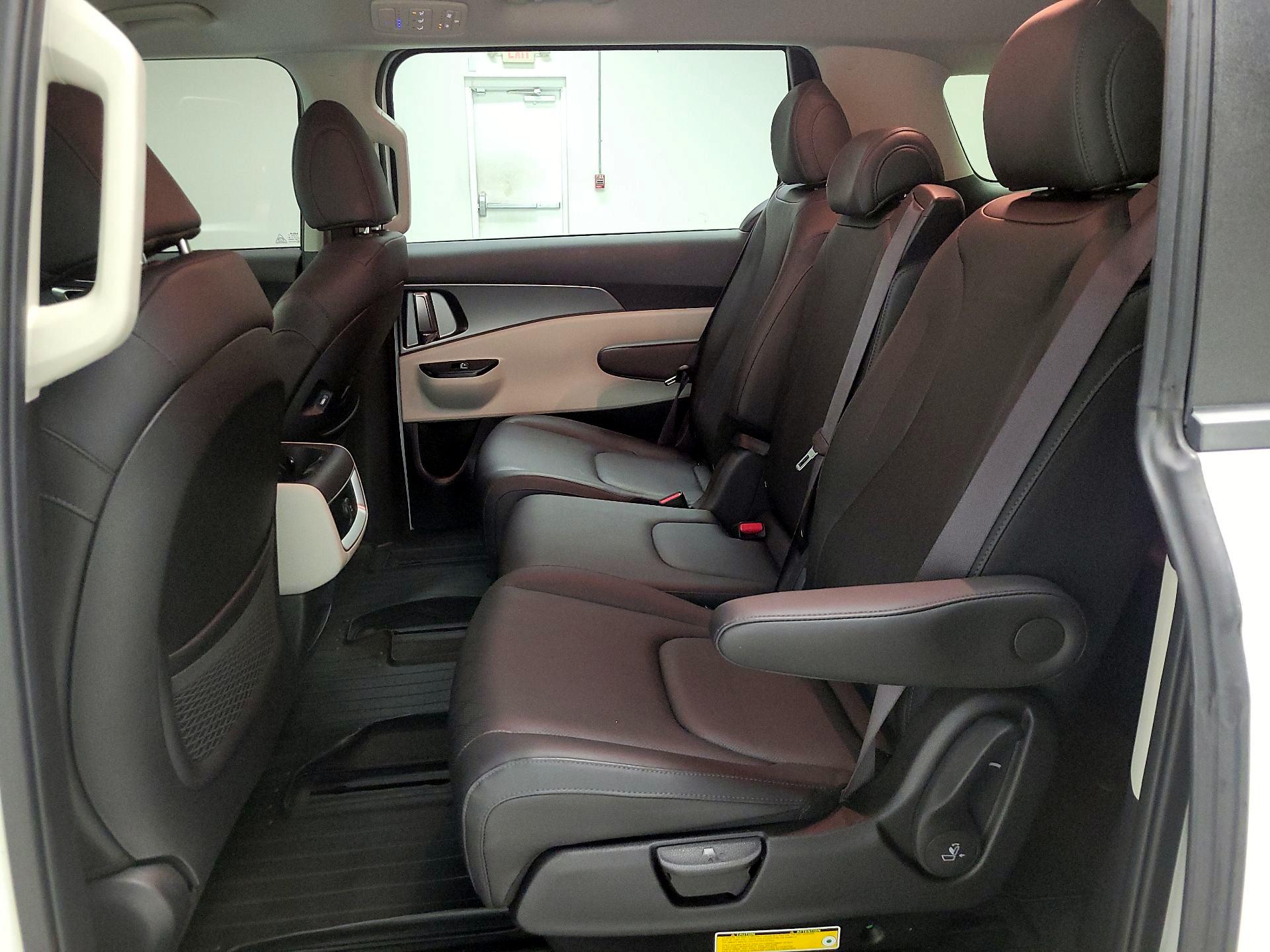 Thumbnail: 2022 Kia Carnival - 19