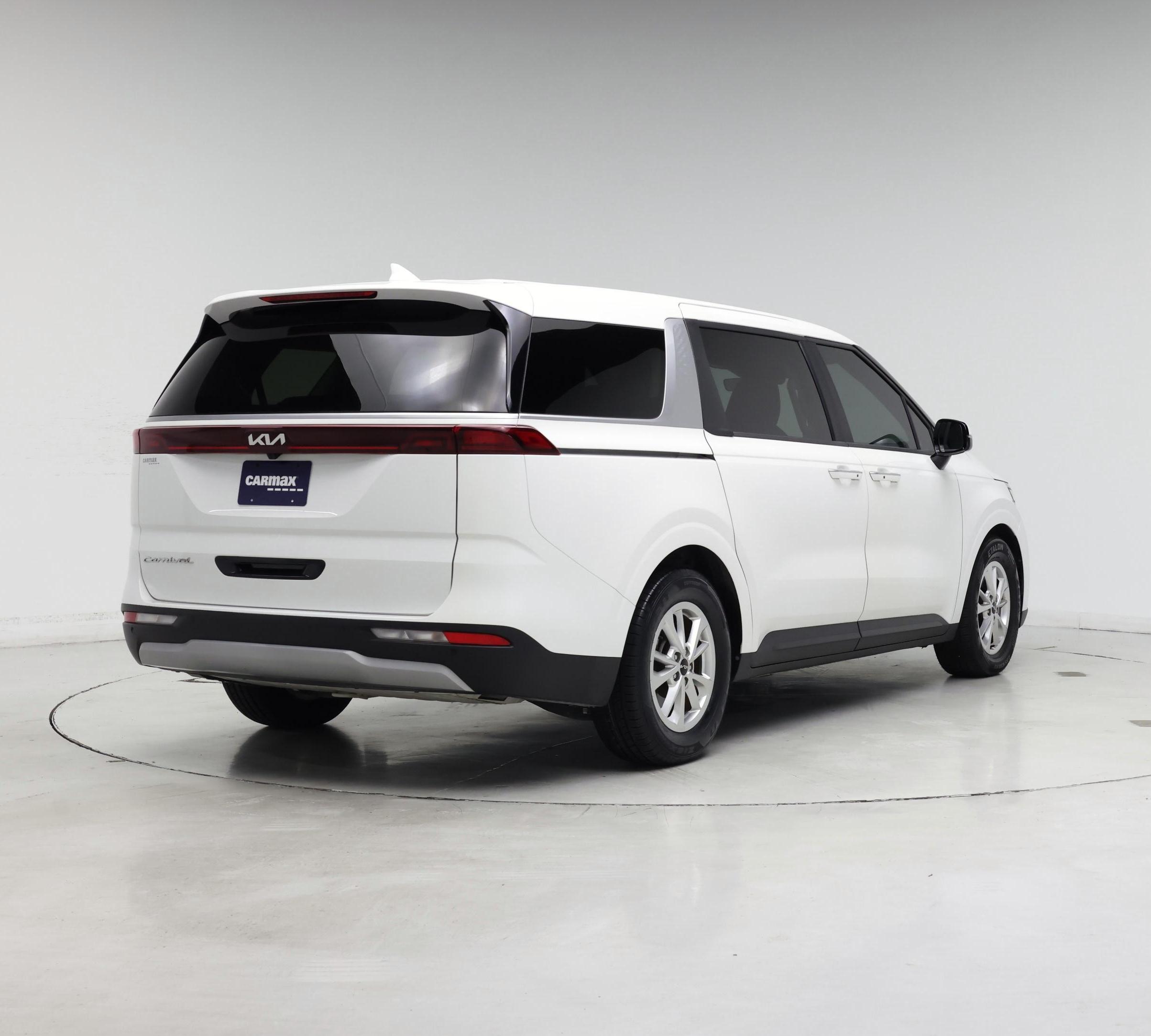 Thumbnail: 2022 Kia Carnival - 8