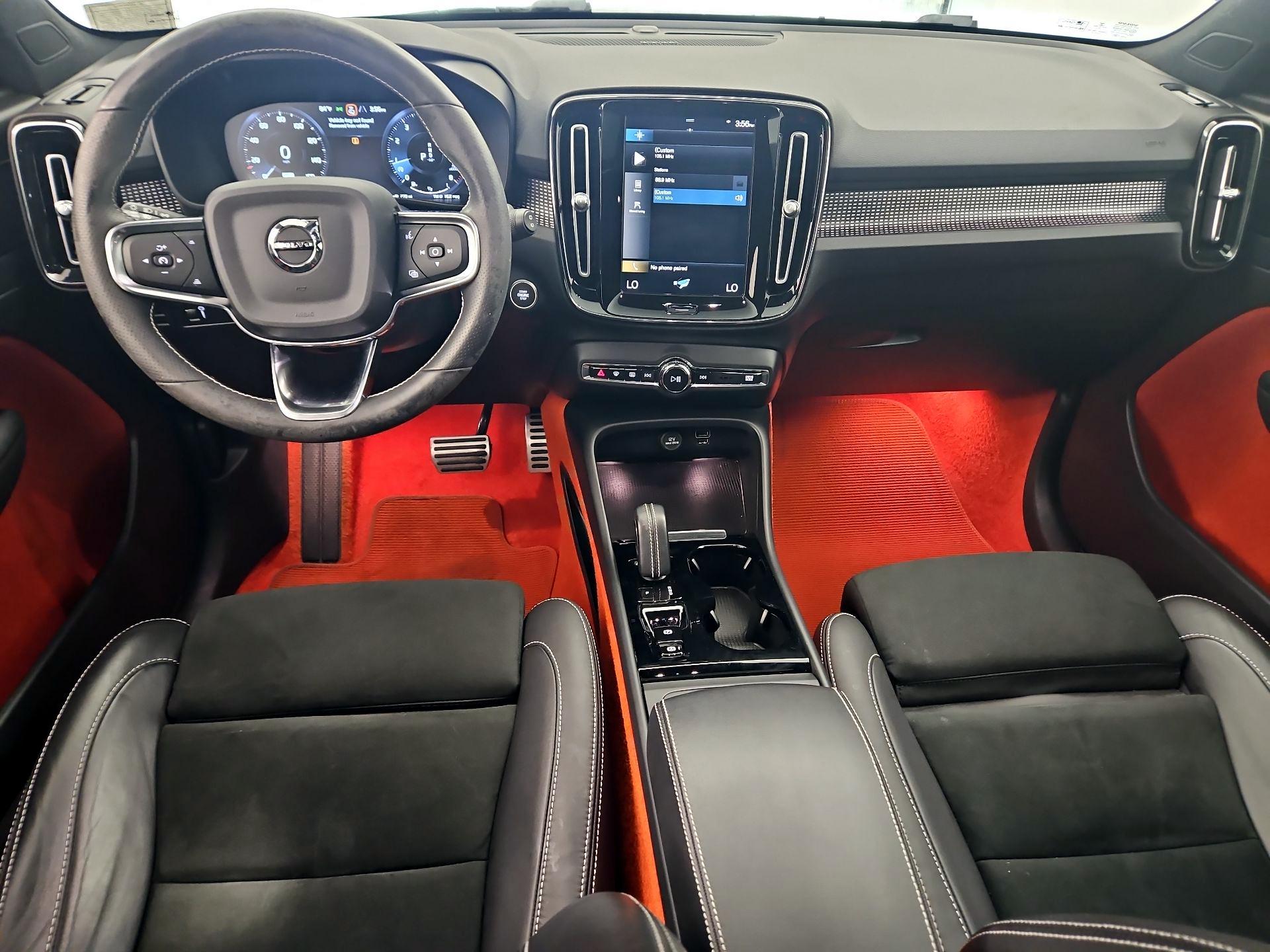 Thumbnail: 2021 Volvo XC40 - 9