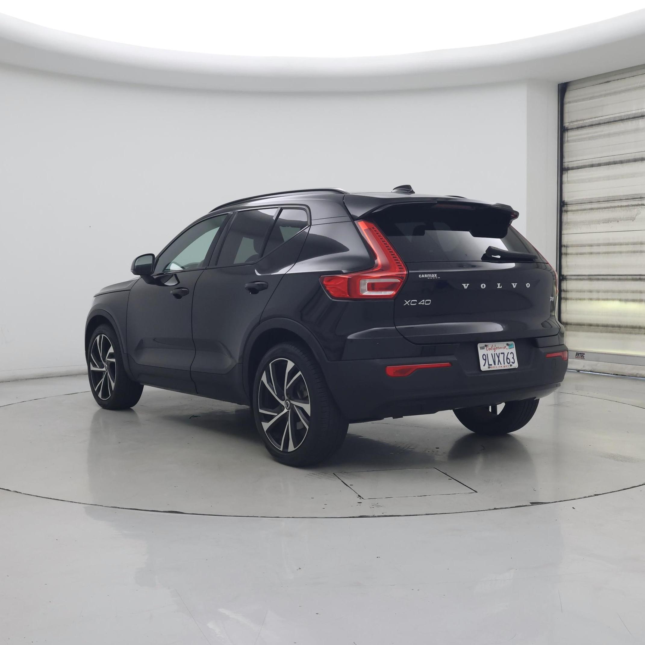 Thumbnail: 2021 Volvo XC40 - 2