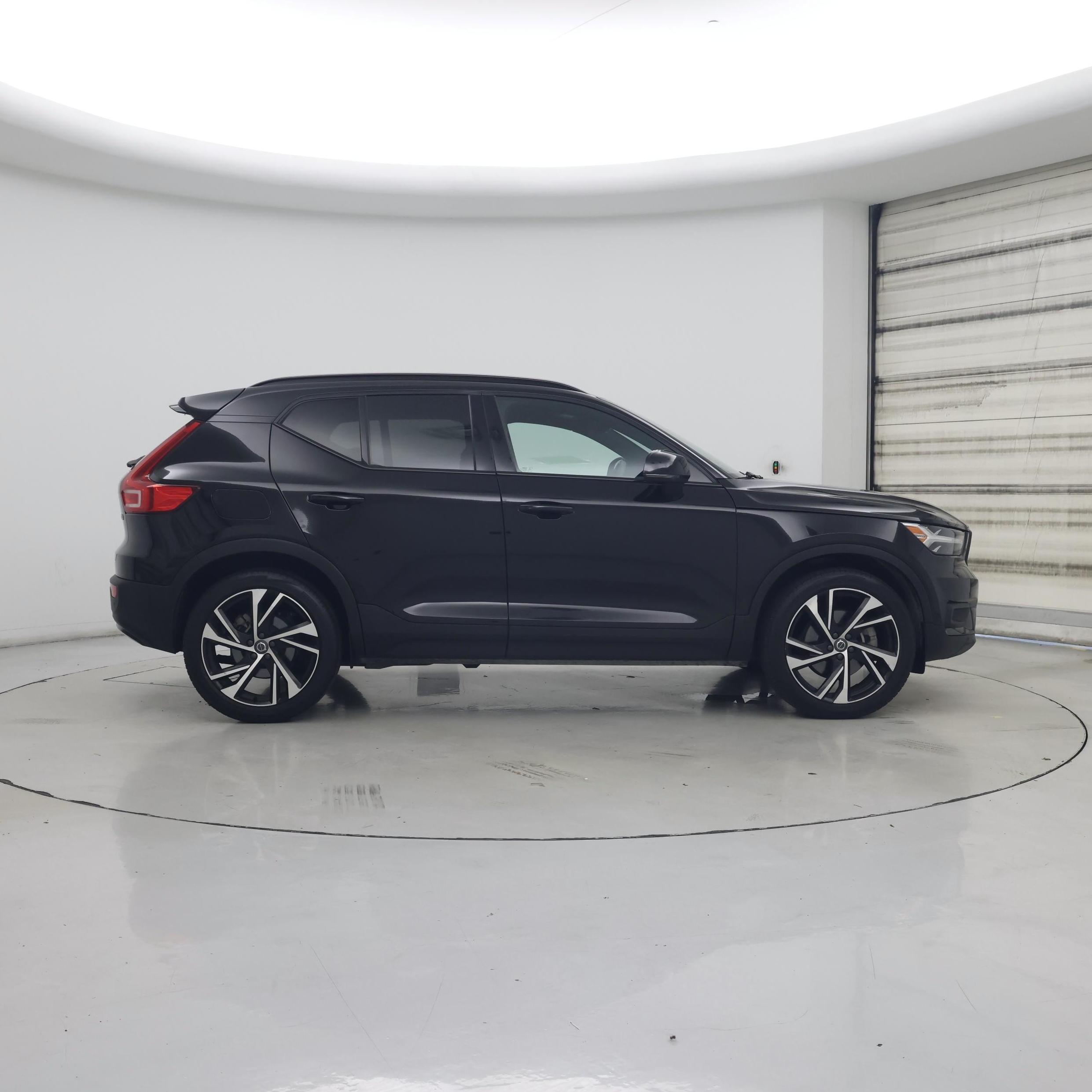 Thumbnail: 2021 Volvo XC40 - 7