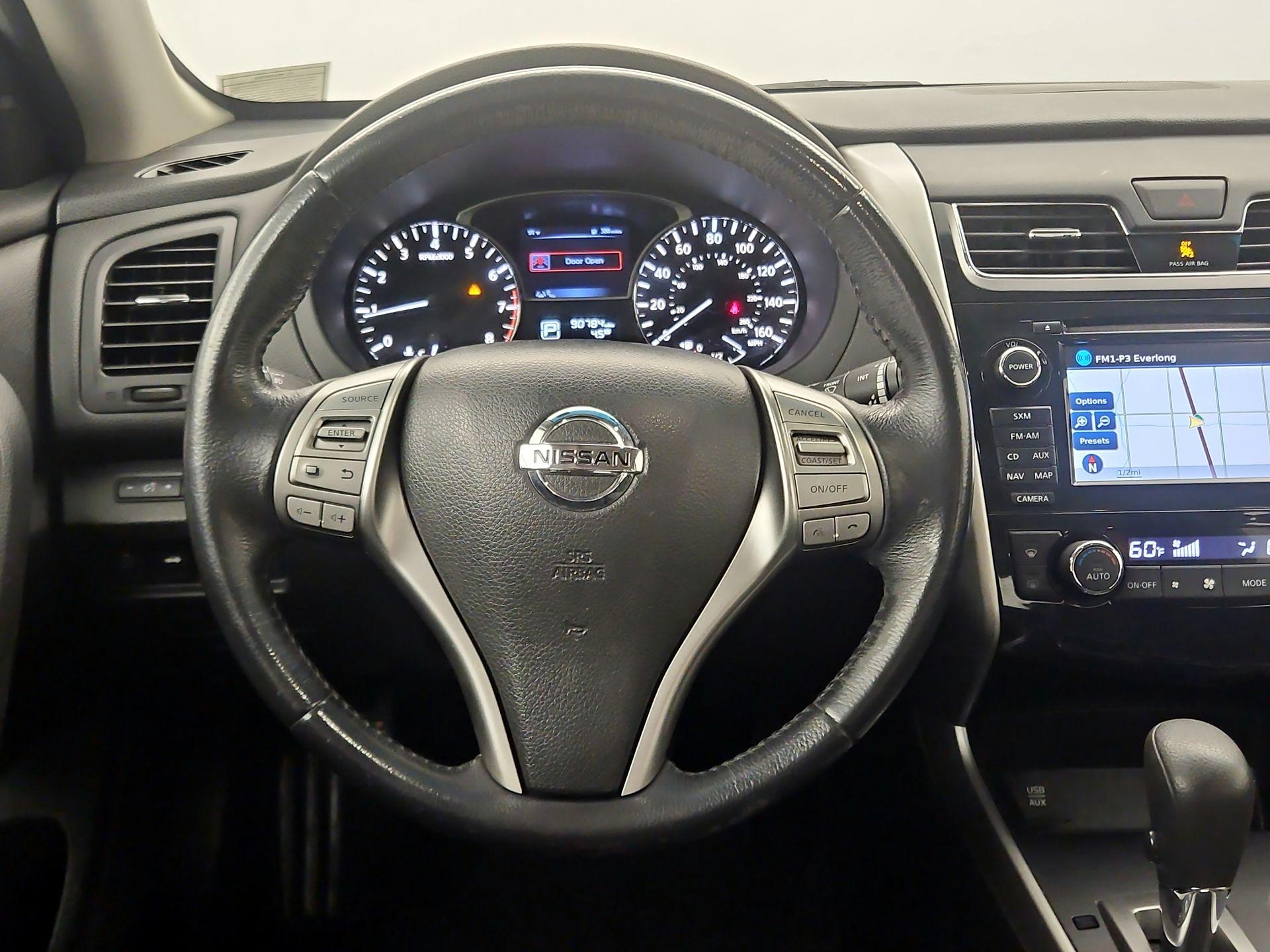 Thumbnail: 2015 Nissan Altima - 10