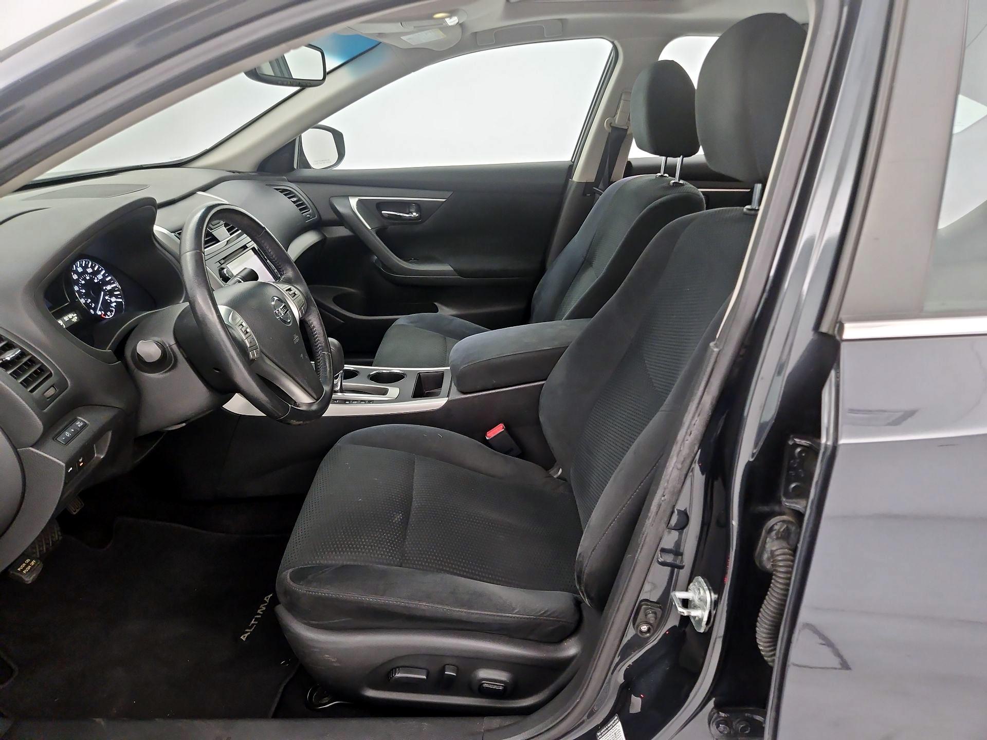 Thumbnail: 2015 Nissan Altima - 11