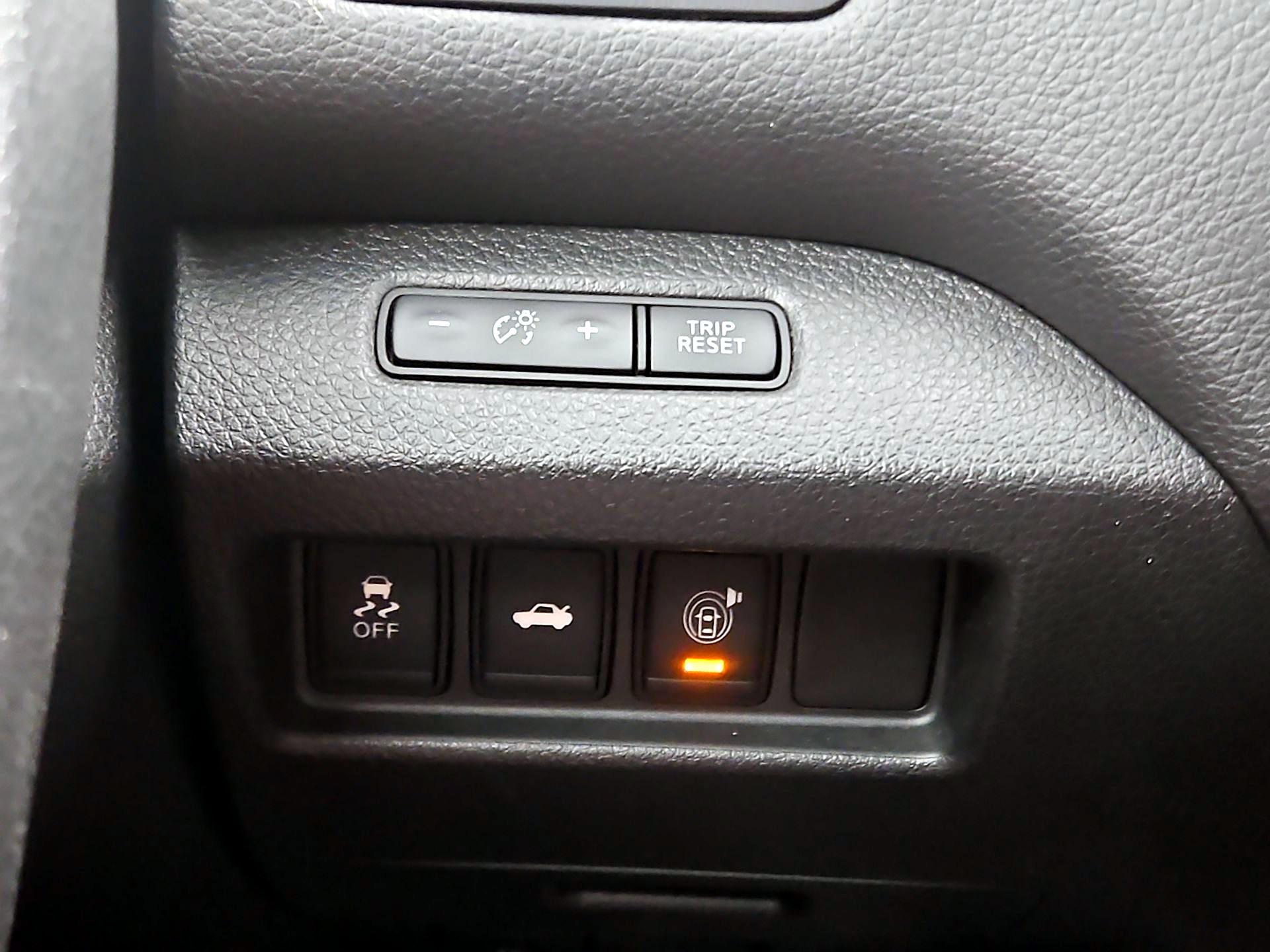 Thumbnail: 2015 Nissan Altima - 13
