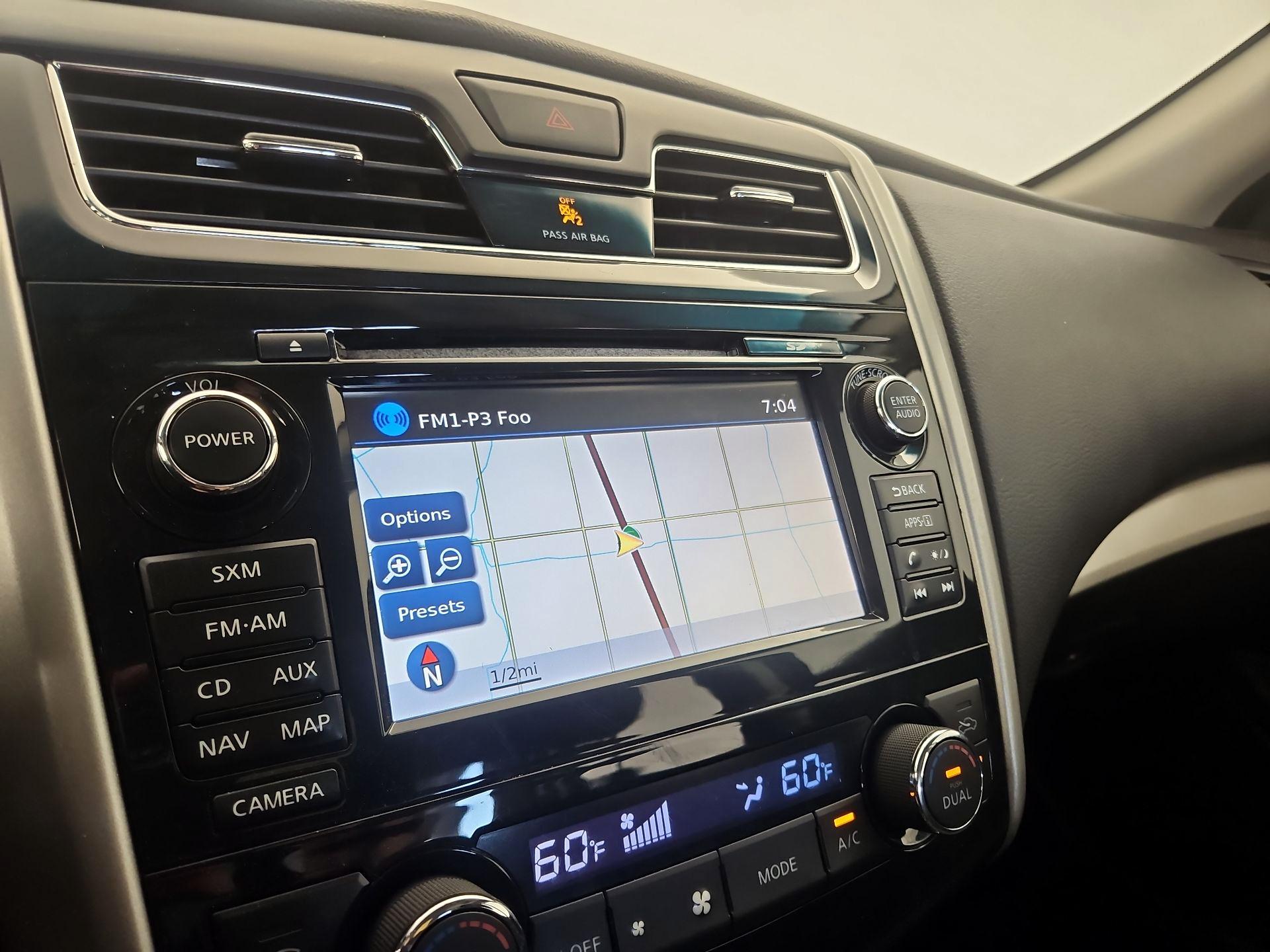 Thumbnail: 2015 Nissan Altima - 14