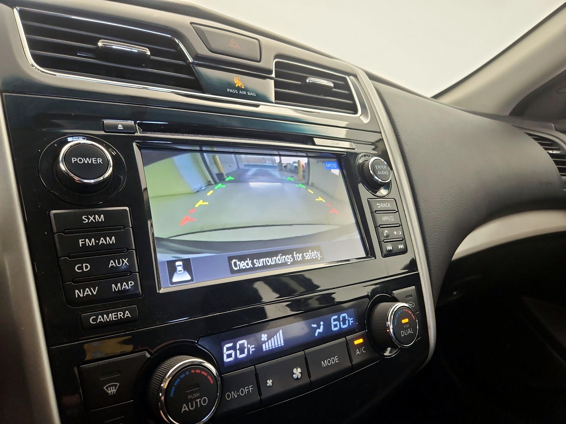 Thumbnail: 2015 Nissan Altima - 15