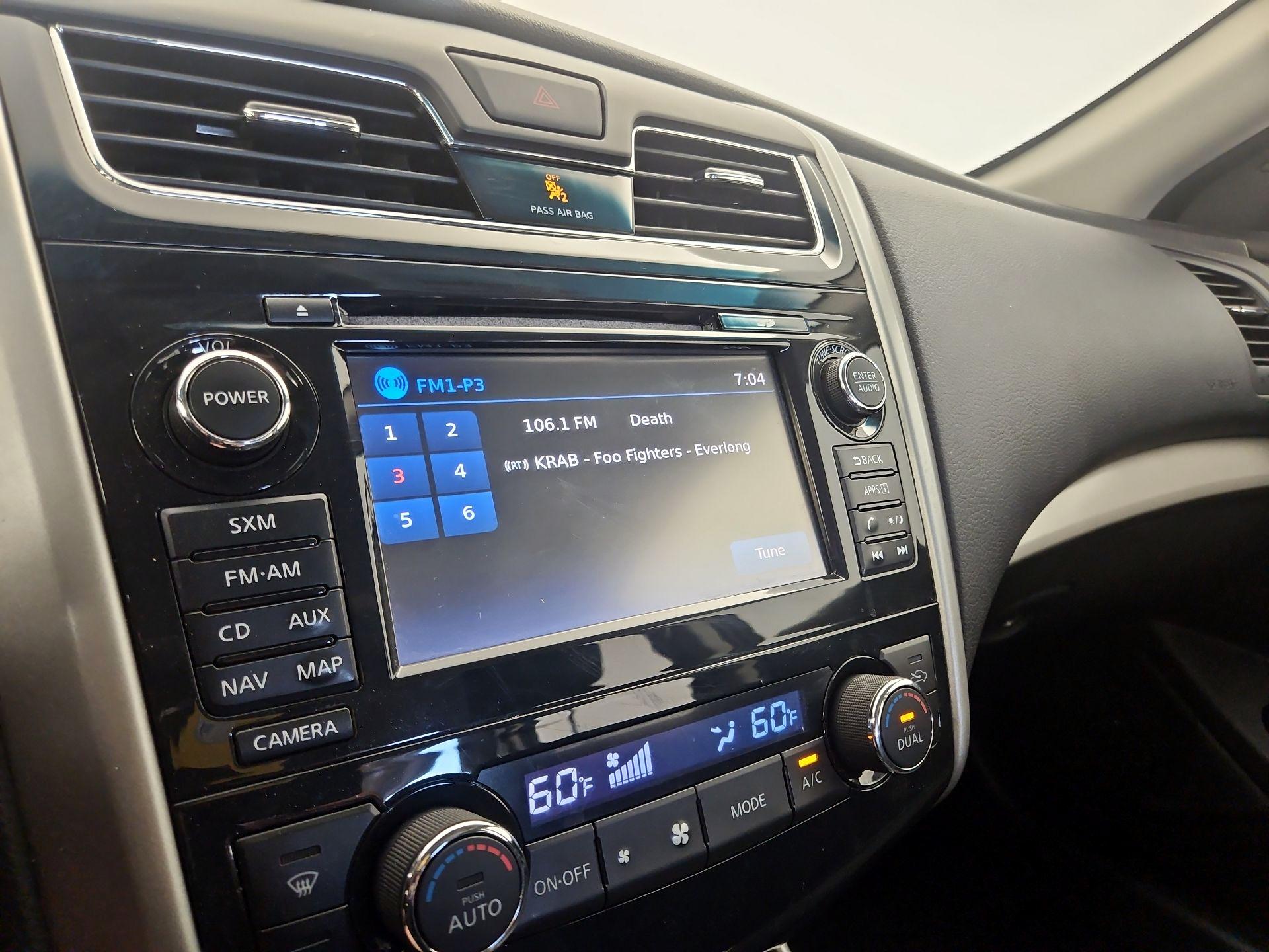 Thumbnail: 2015 Nissan Altima - 16