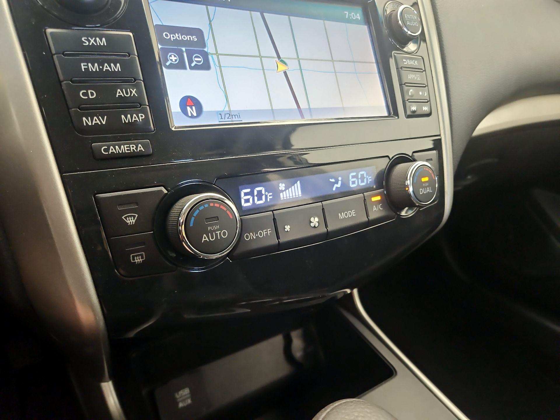 Thumbnail: 2015 Nissan Altima - 17