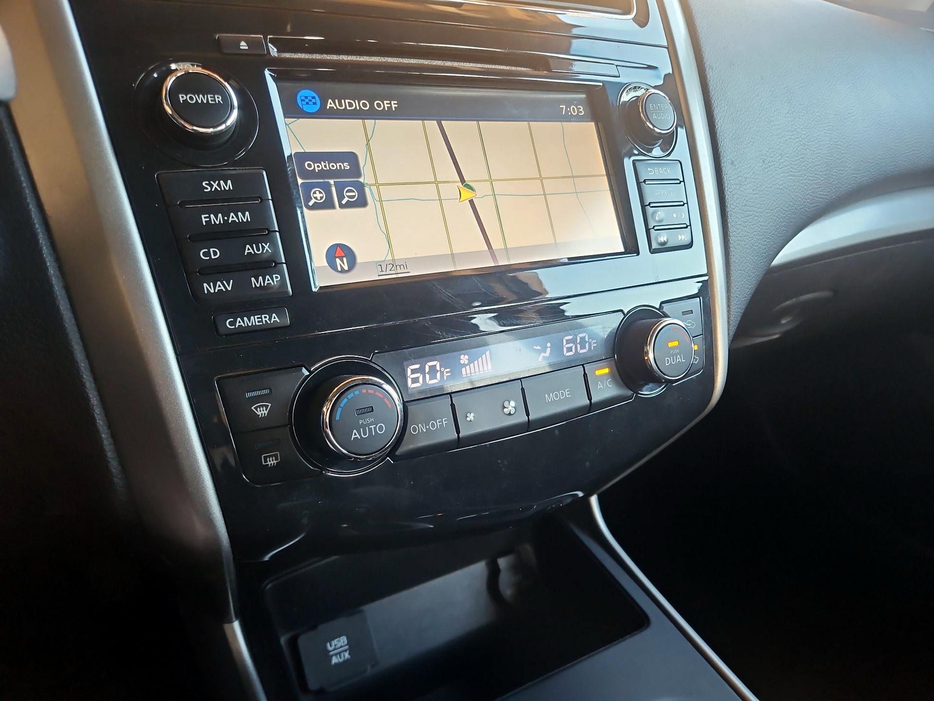 Thumbnail: 2015 Nissan Altima - 19