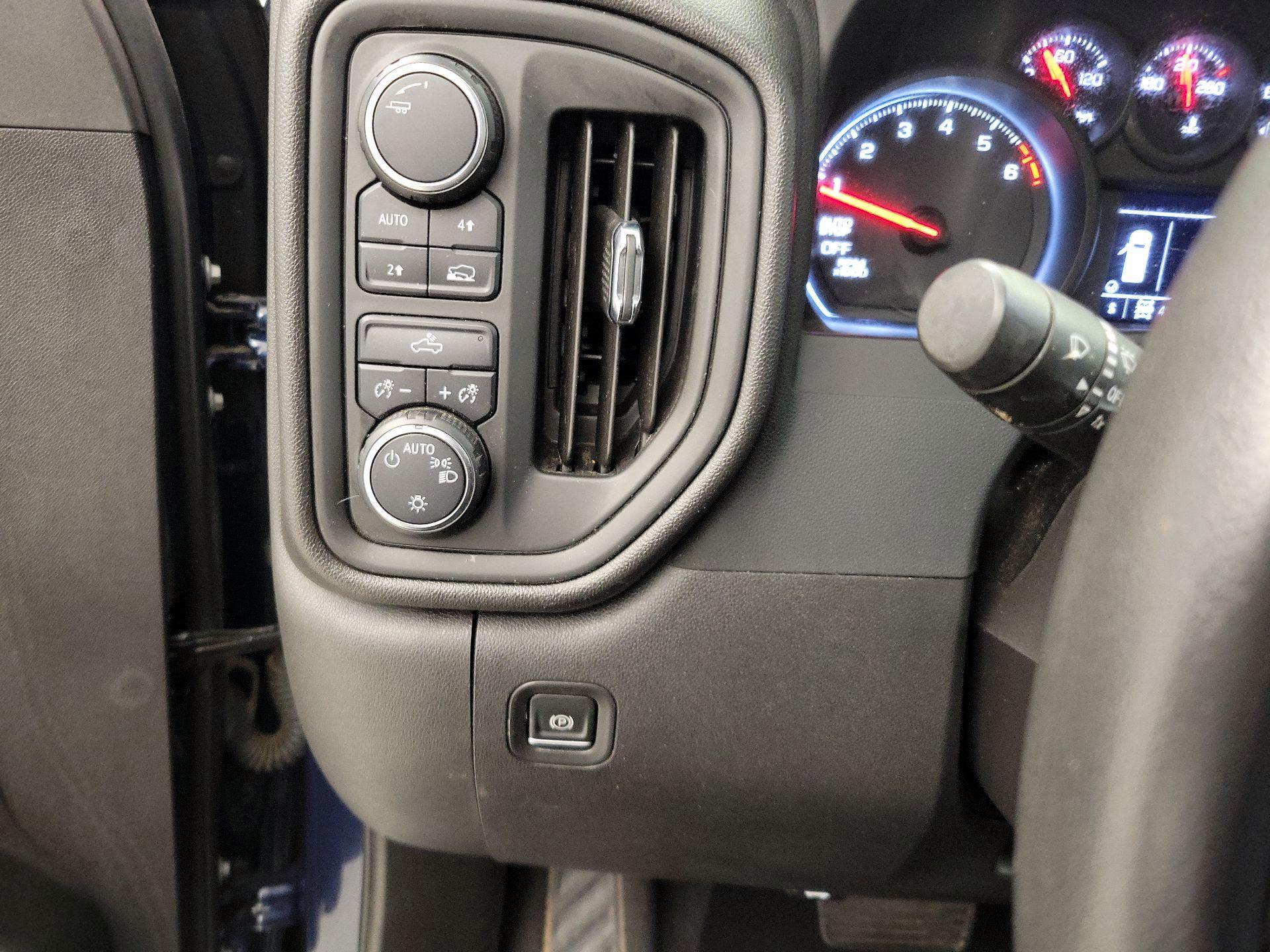 Thumbnail: 2022 Chevrolet Silverado 1500 - 13