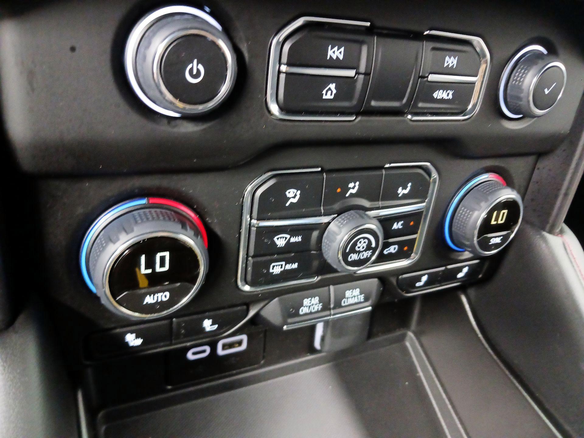 Thumbnail: 2023 Chevrolet Tahoe - 14