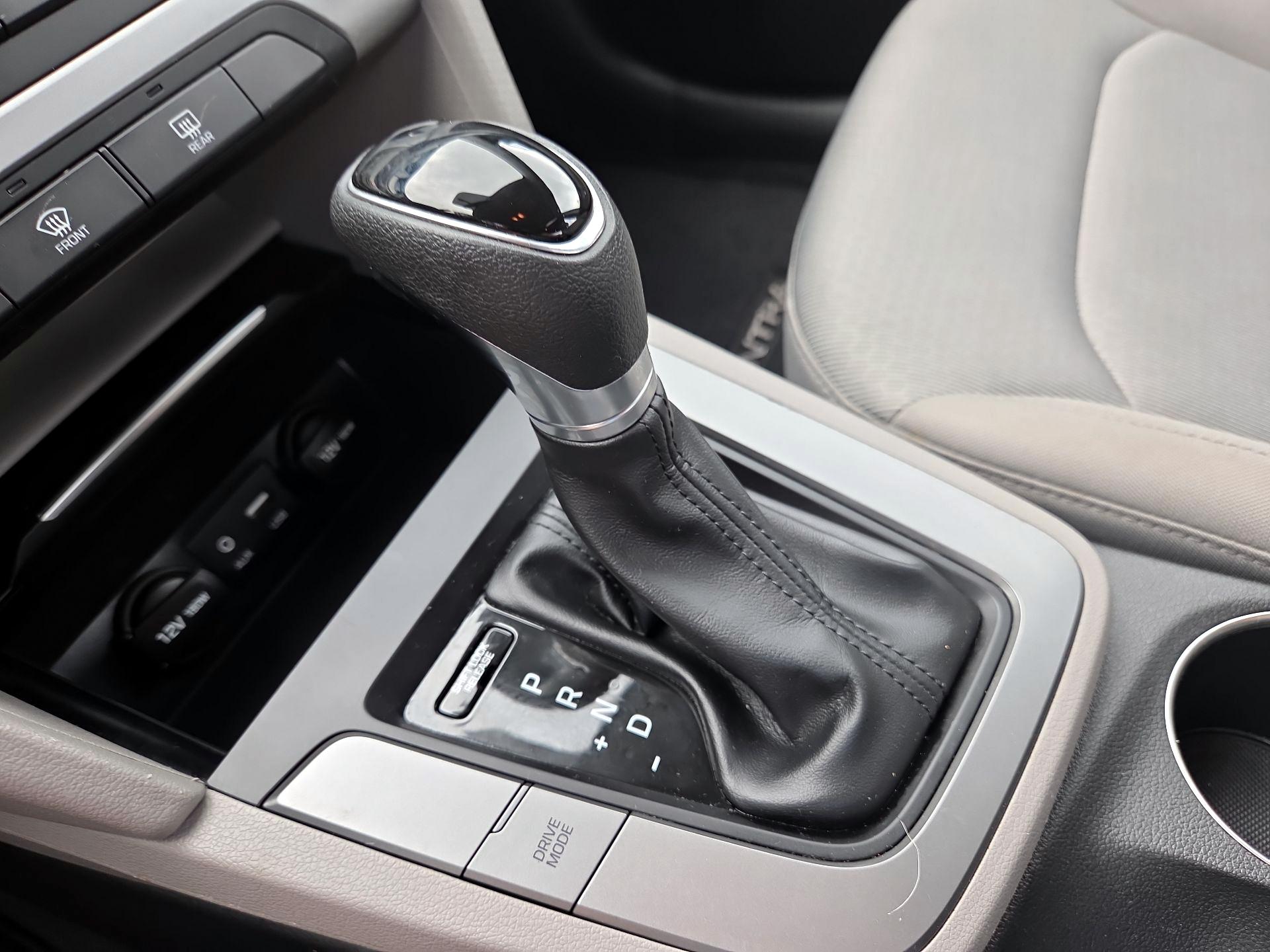 Thumbnail: 2018 Hyundai Elantra - 17