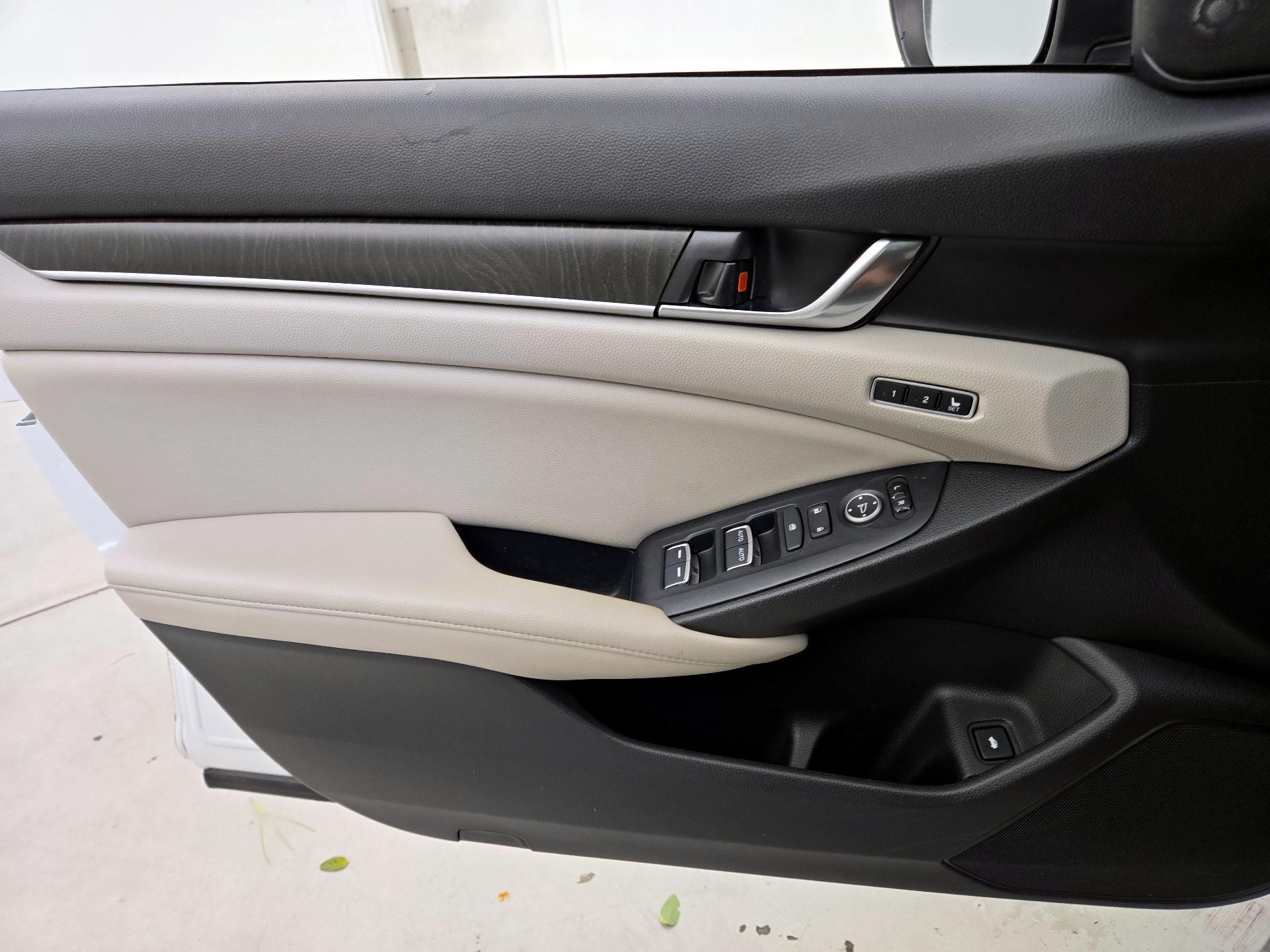 Thumbnail: 2019 Honda Accord - 12