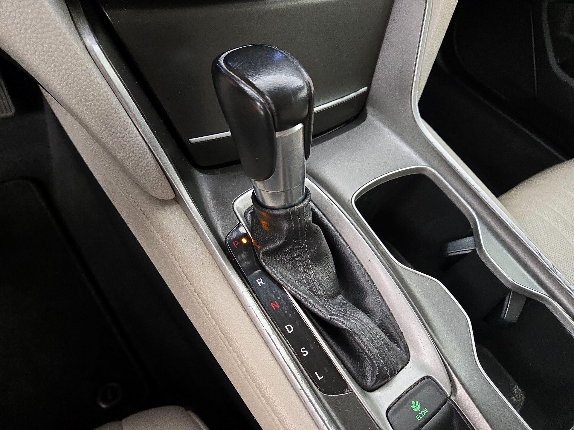 Thumbnail: 2019 Honda Accord - 17