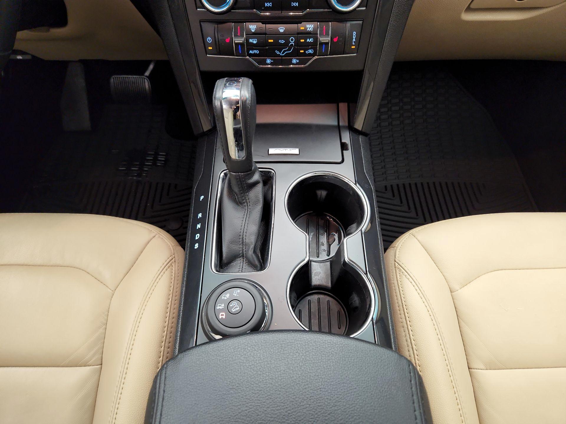 Thumbnail: 2016 Ford Explorer - 17