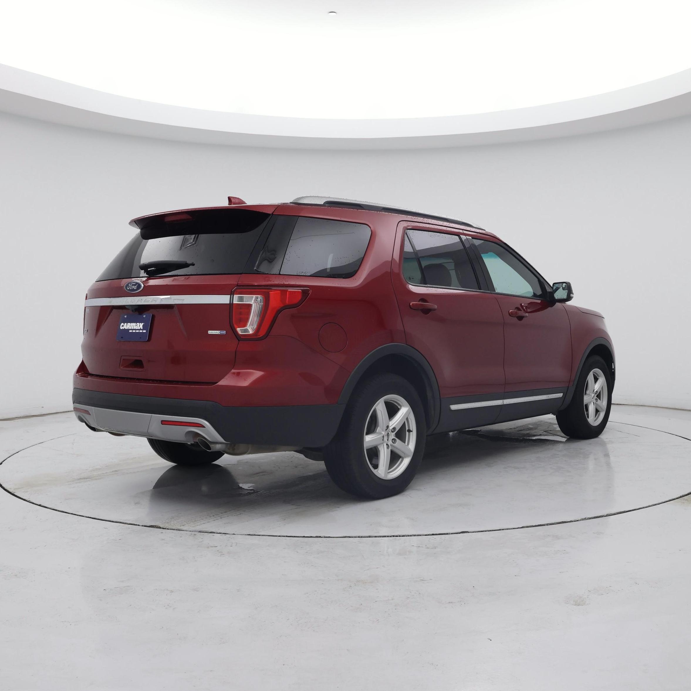 Thumbnail: 2016 Ford Explorer - 8