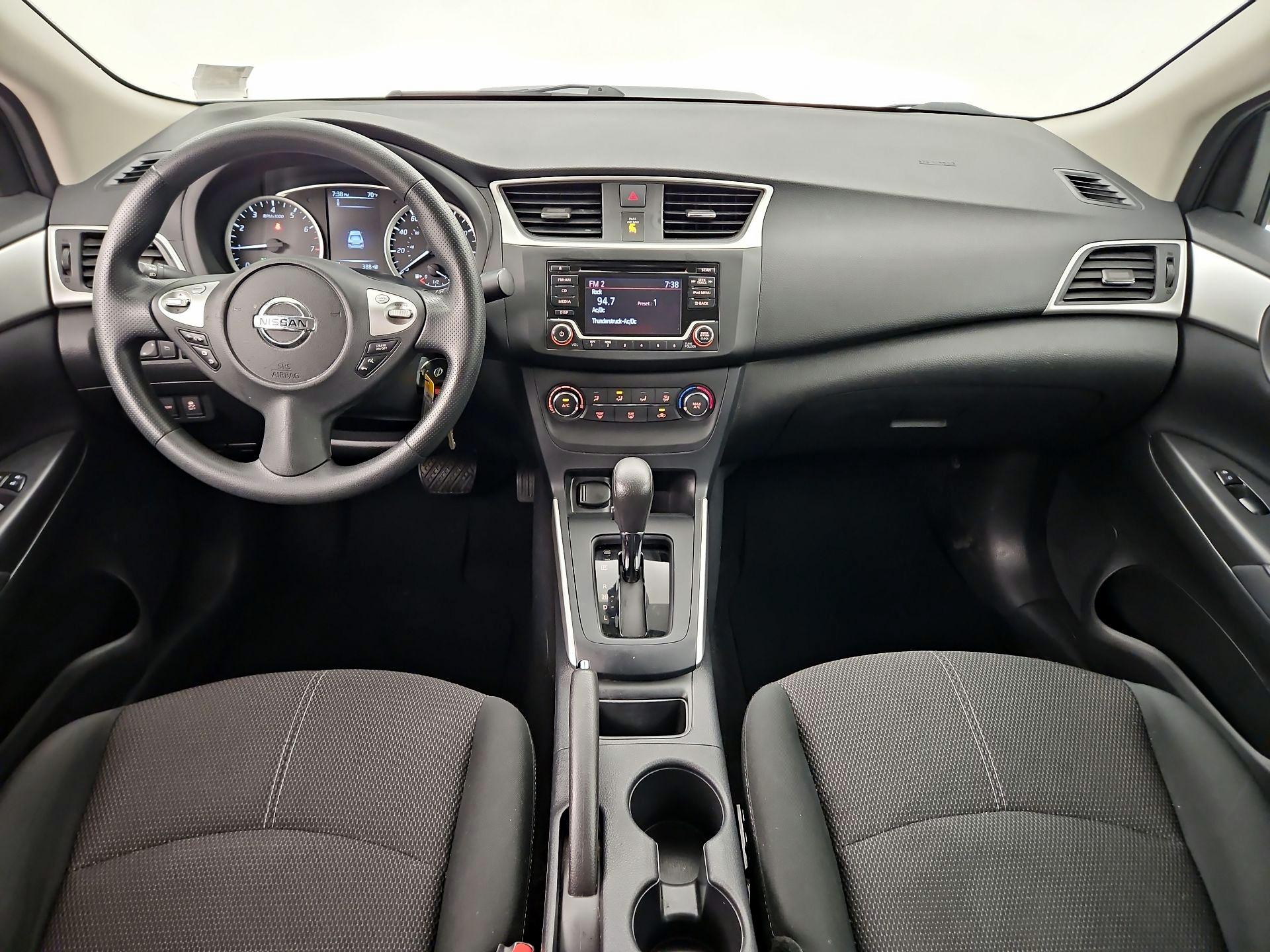 Thumbnail: 2018 Nissan Sentra - 9