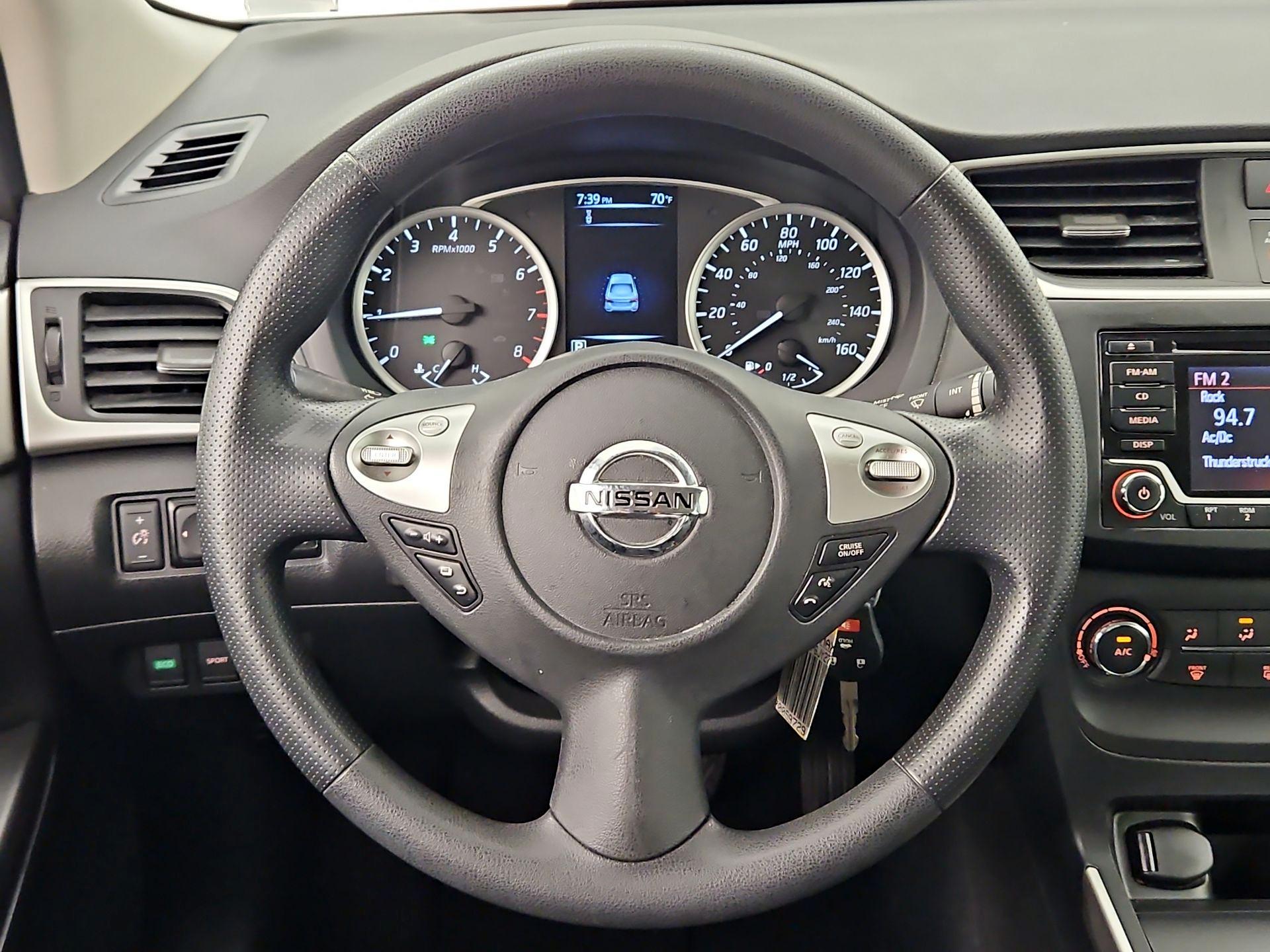 Thumbnail: 2018 Nissan Sentra - 10