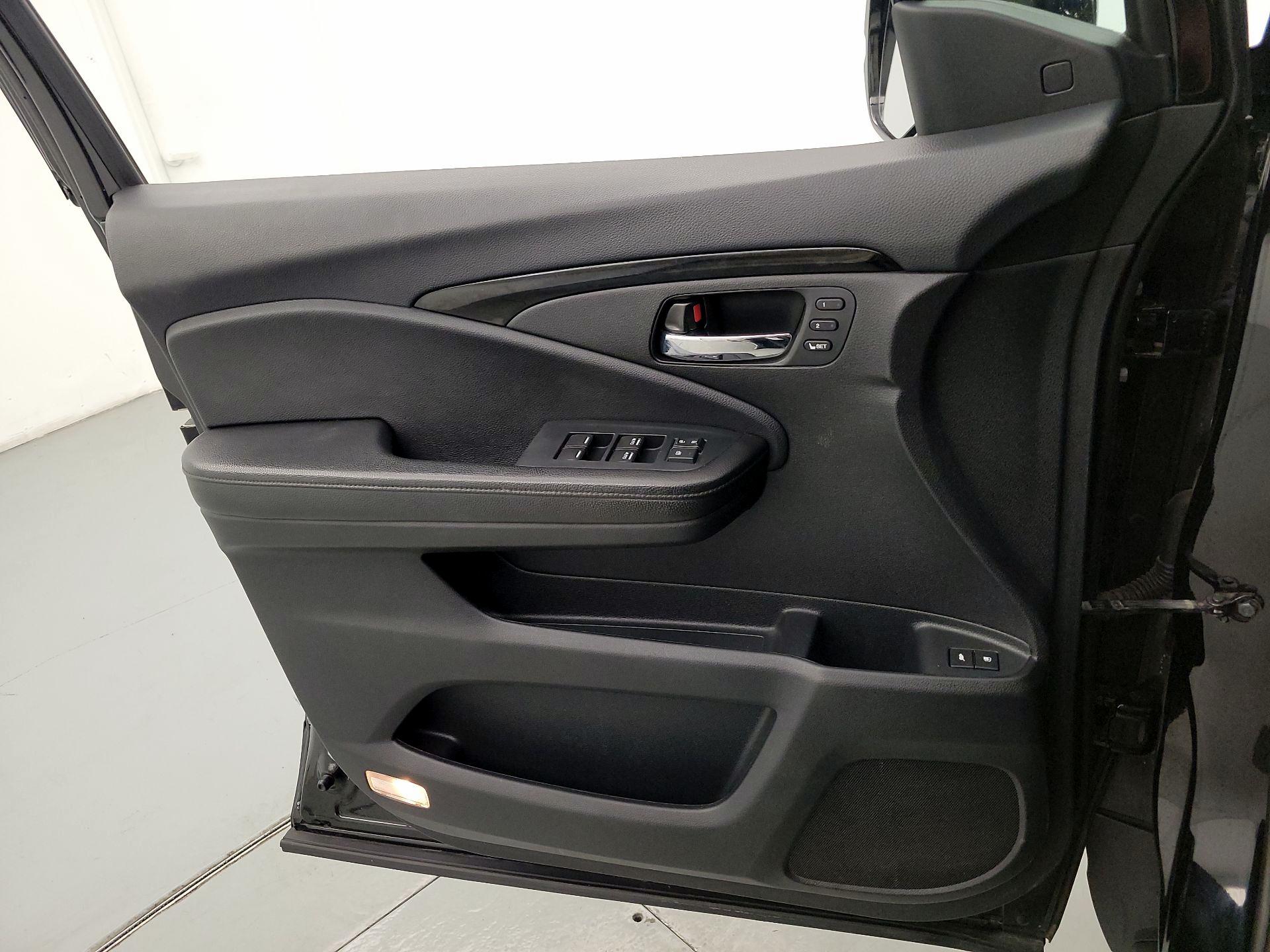 Thumbnail: 2021 Honda Pilot - 12
