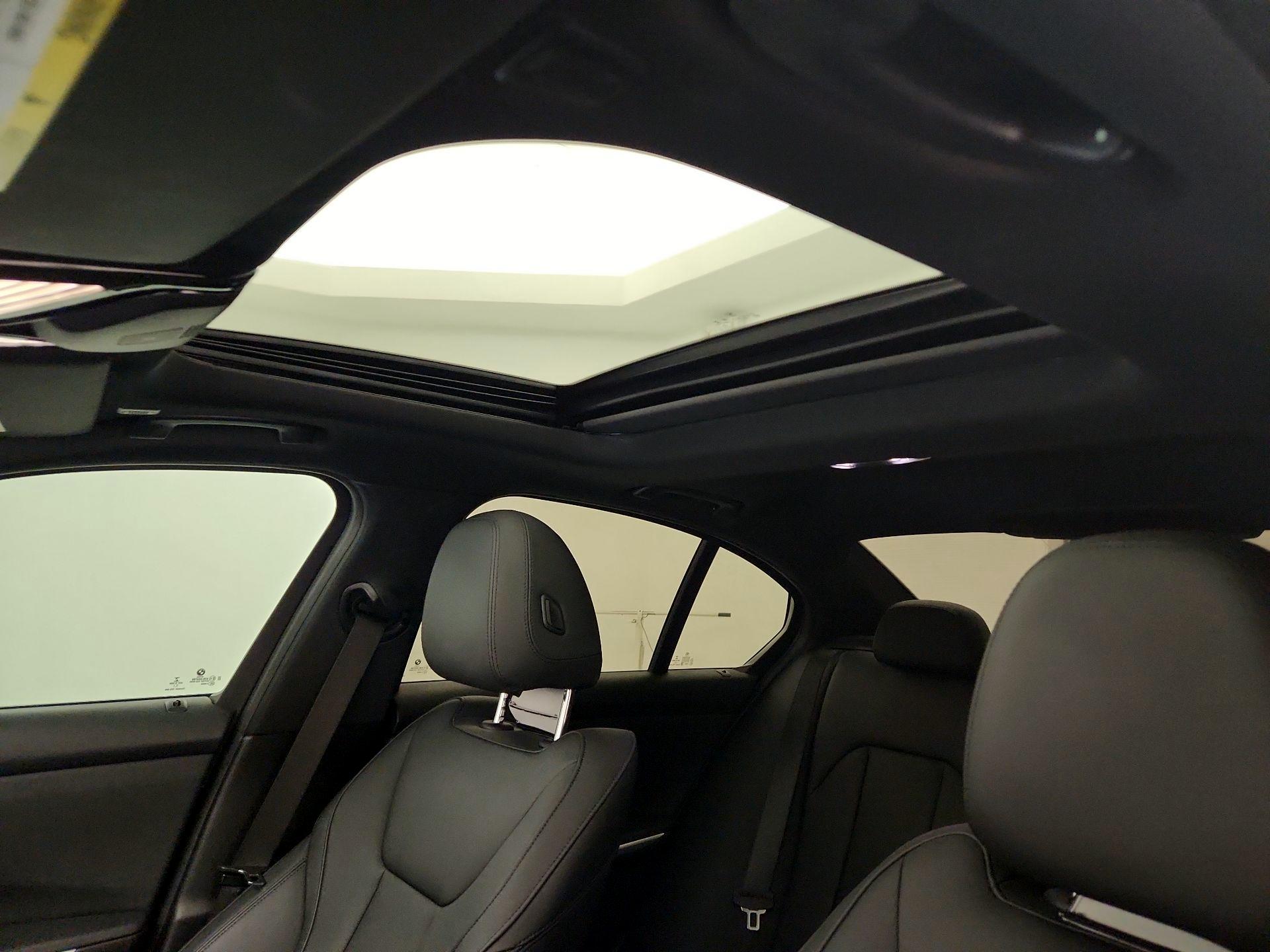 Thumbnail: 2021 BMW 3 Series - 20