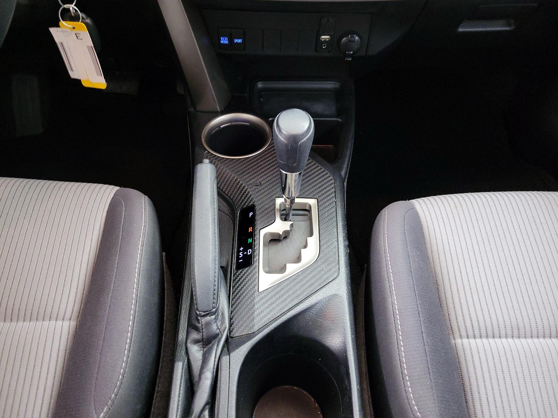Thumbnail: 2015 Toyota RAV4 - 17