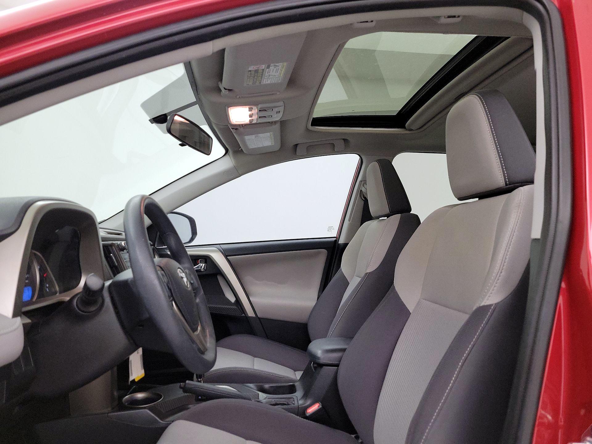Thumbnail: 2015 Toyota RAV4 - 18