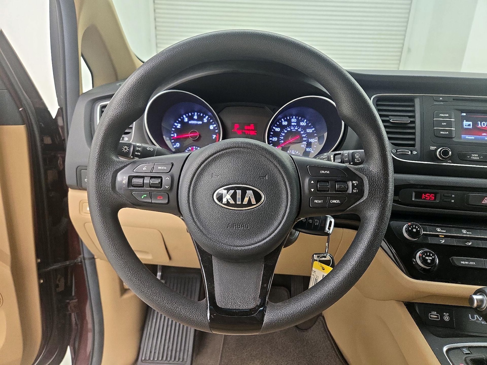 2015 Kia Sedona LX - Photo 11