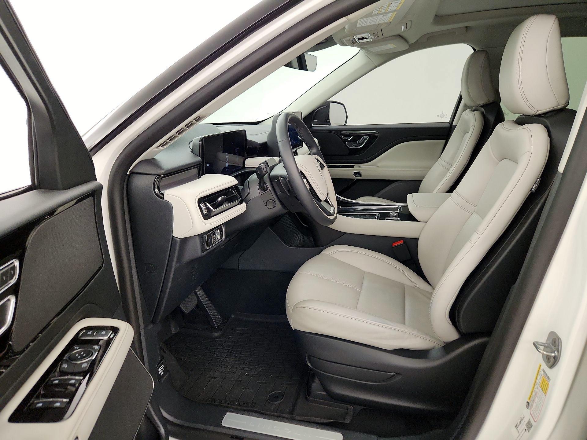 Thumbnail: 2026 Lincoln Aviator - 11