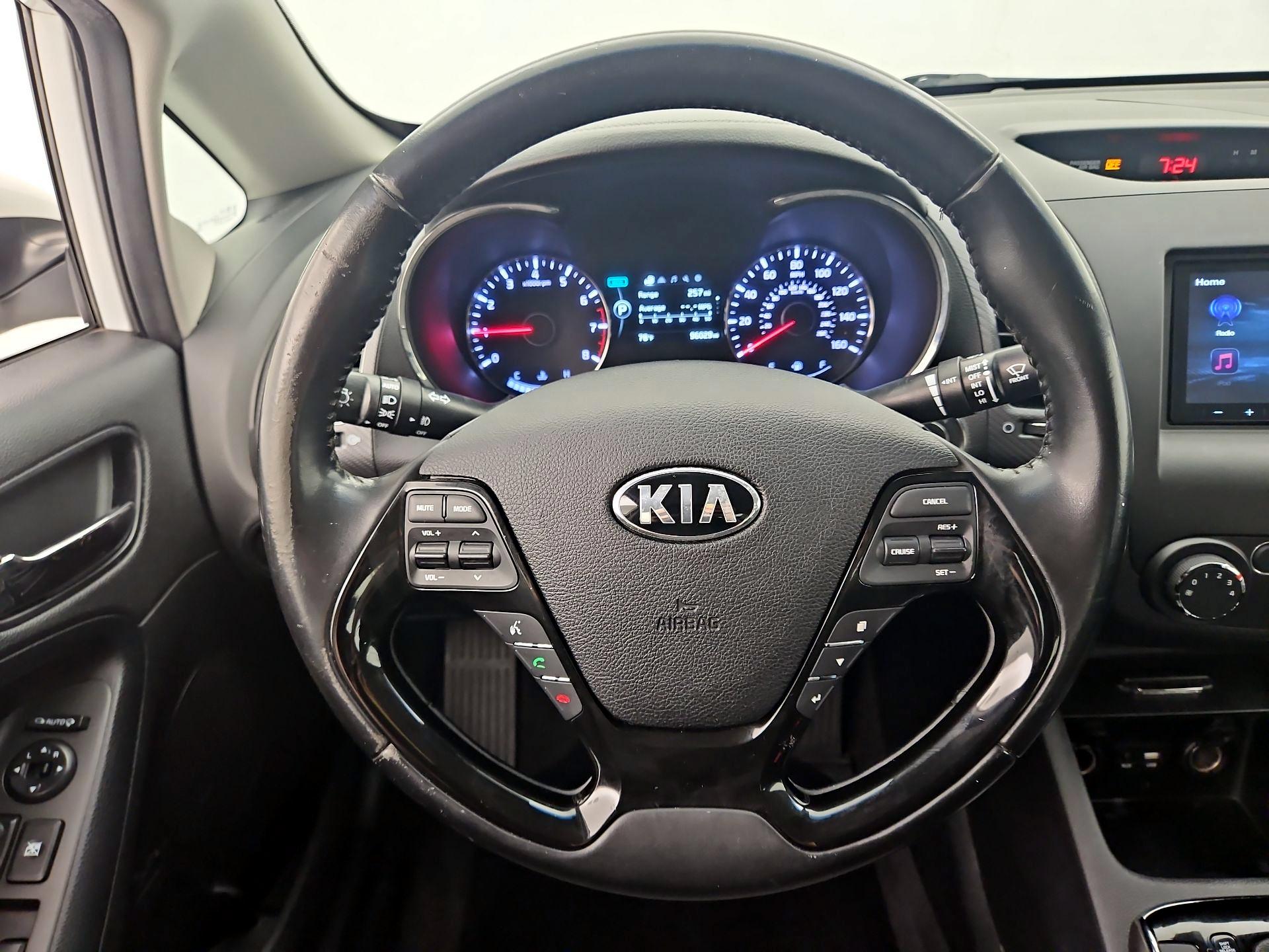 Thumbnail: 2017 Kia Forte - 10