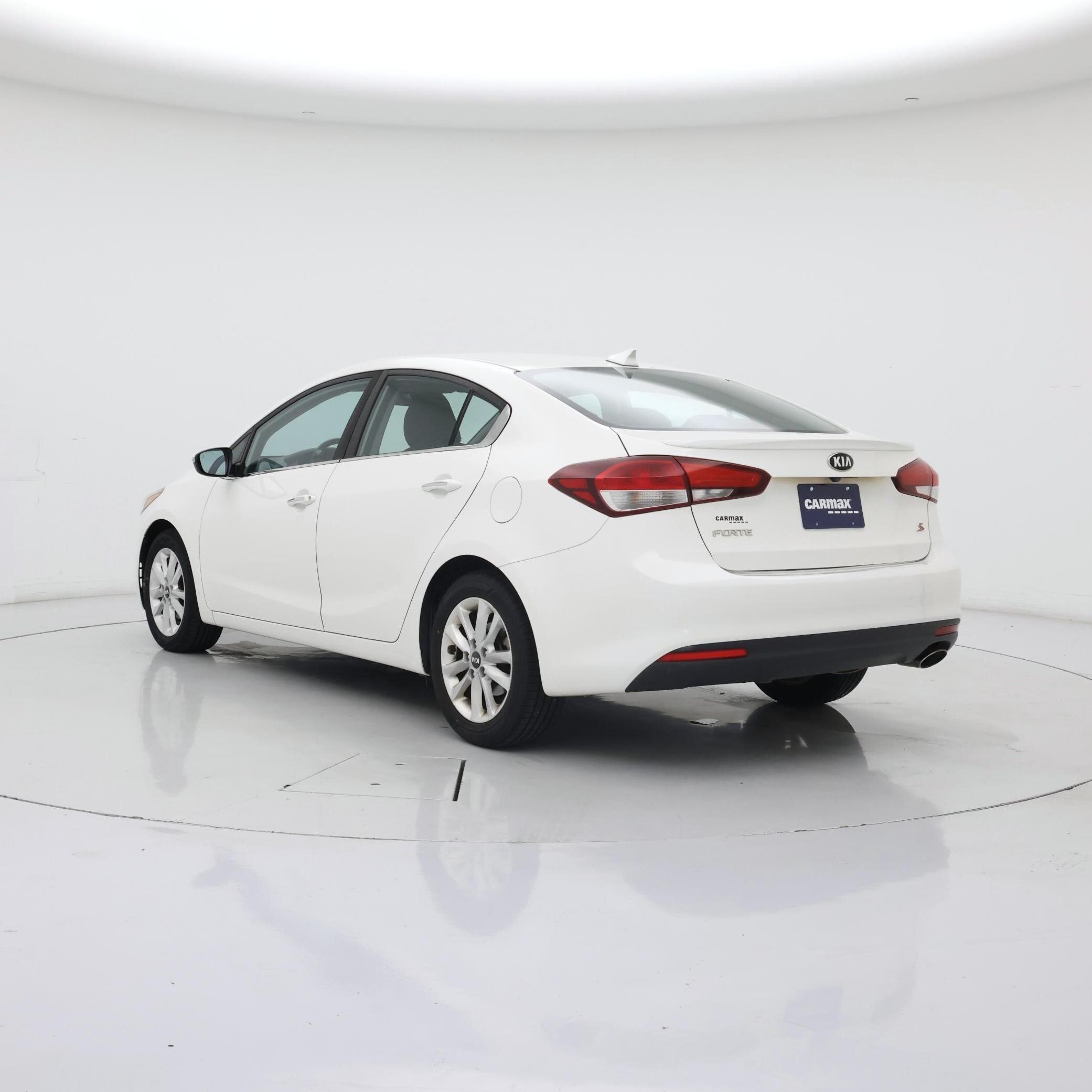 Thumbnail: 2017 Kia Forte - 2