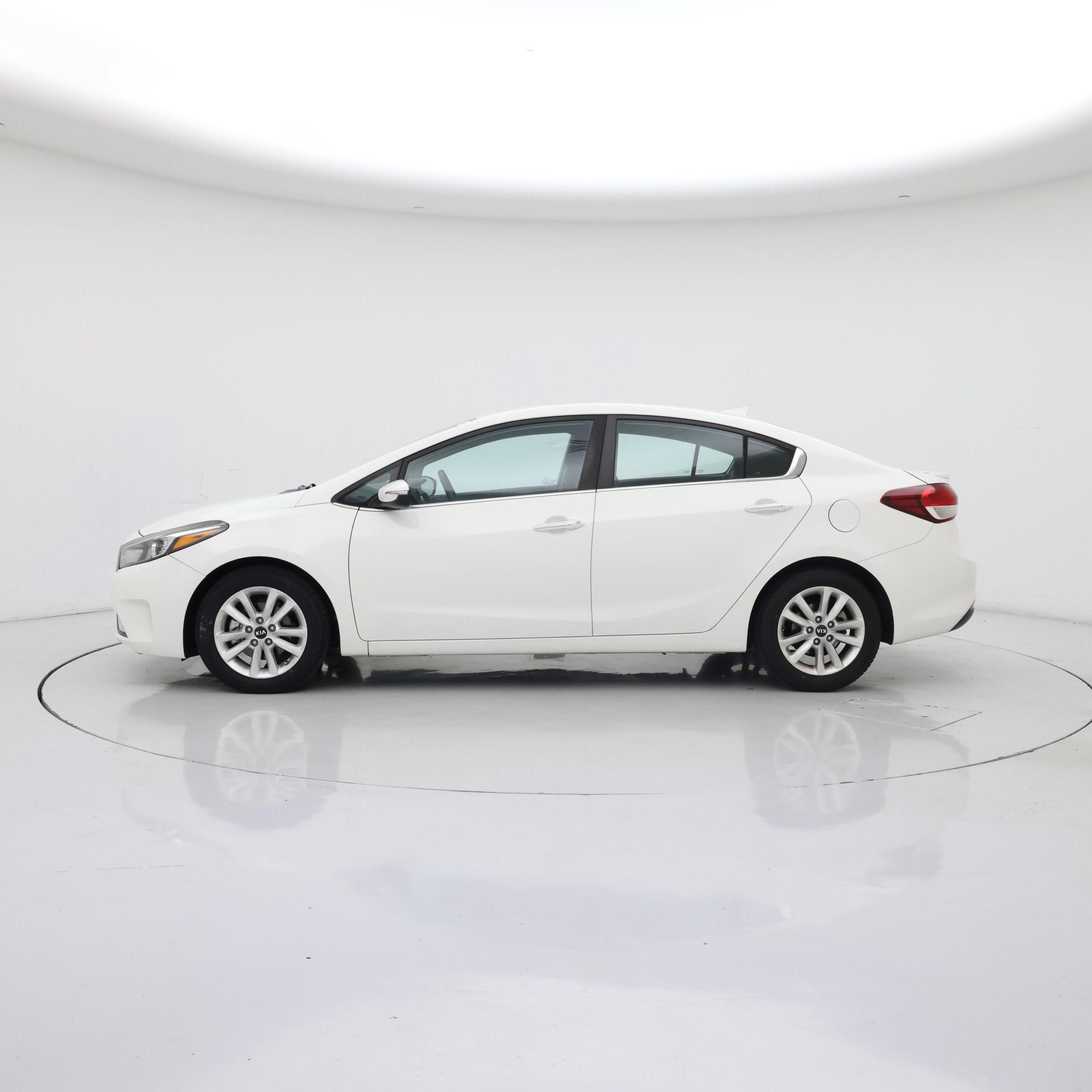 Thumbnail: 2017 Kia Forte - 3