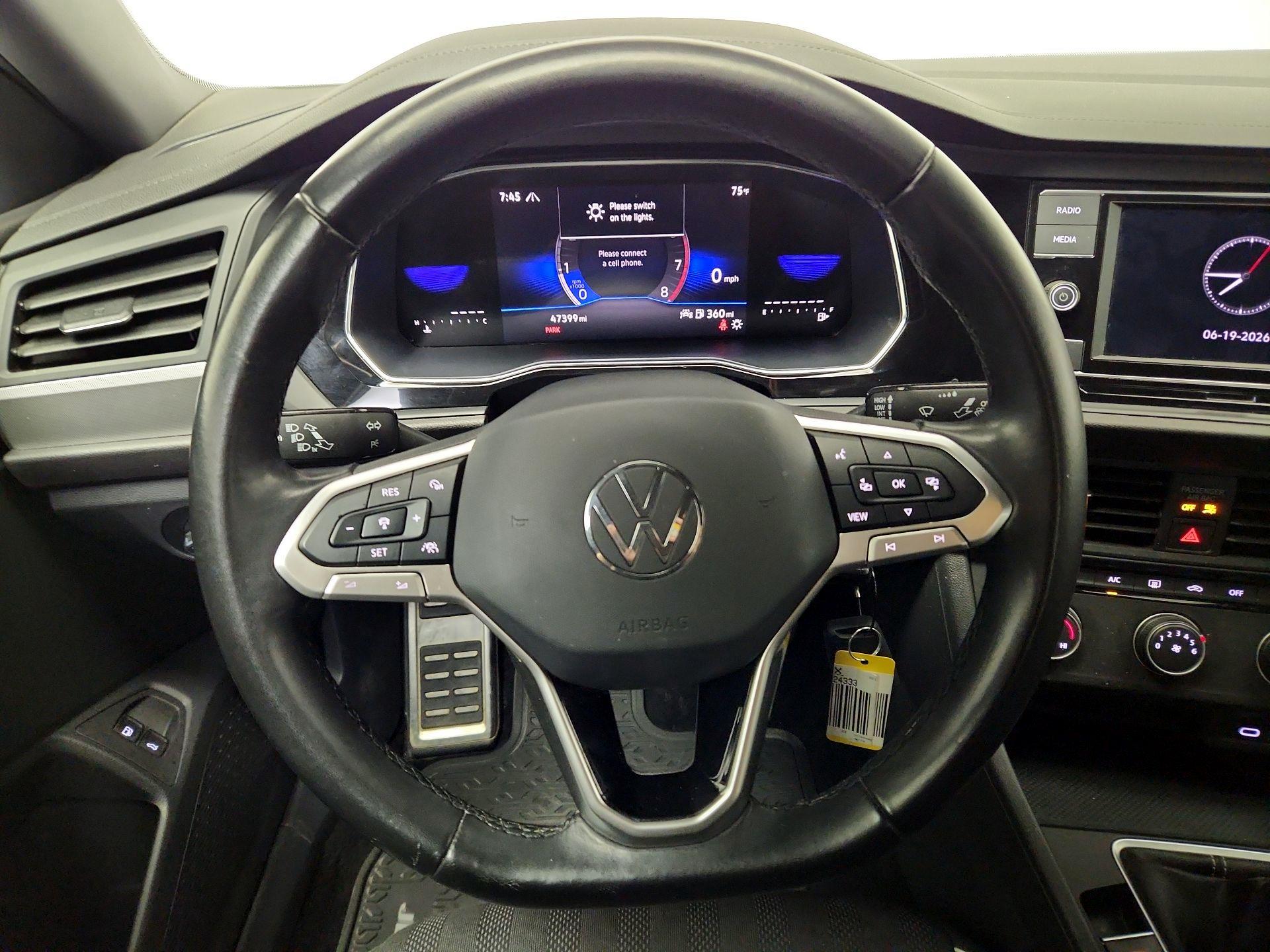 Thumbnail: 2023 Volkswagen Jetta - 10
