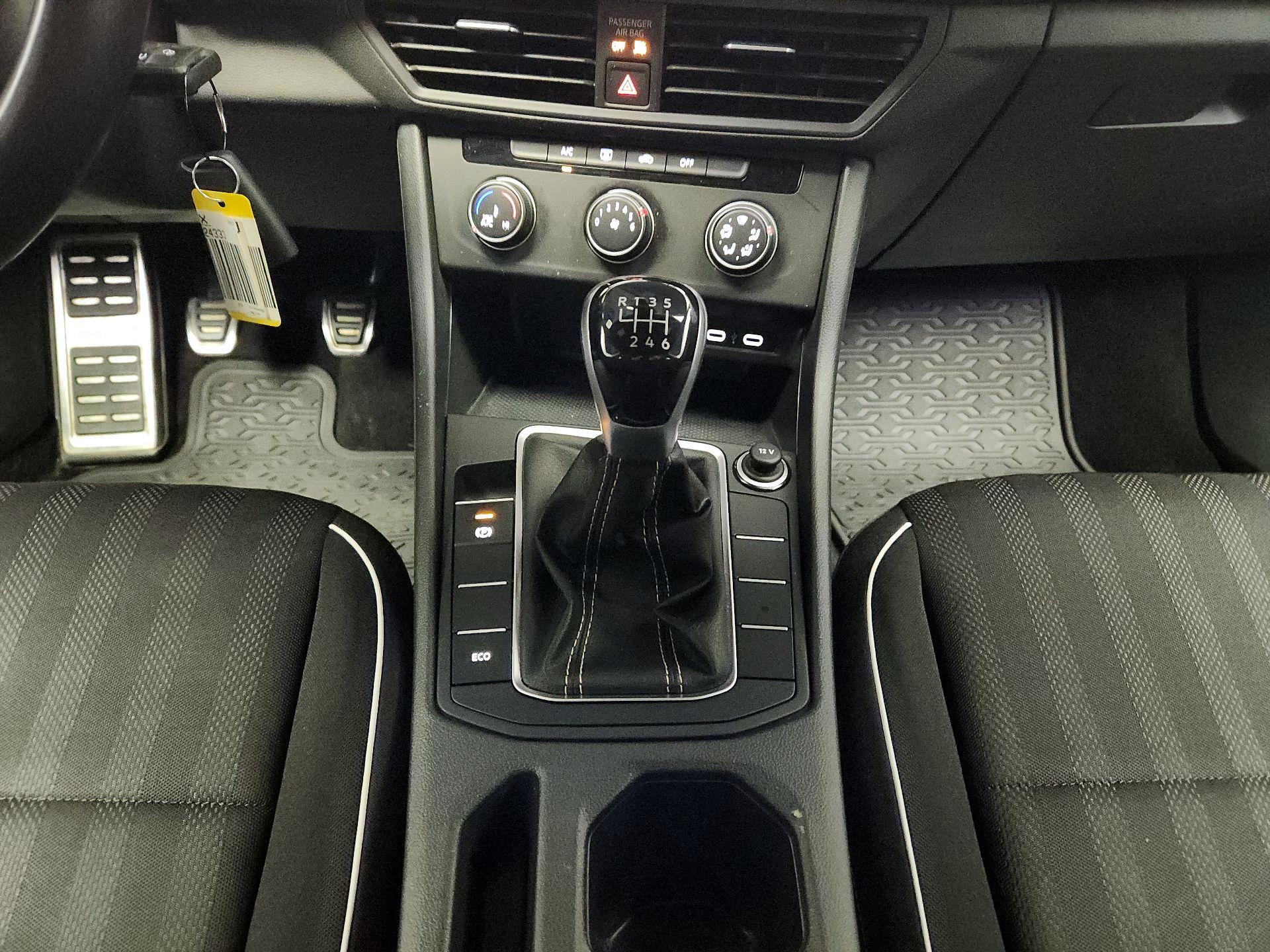 Thumbnail: 2023 Volkswagen Jetta - 17