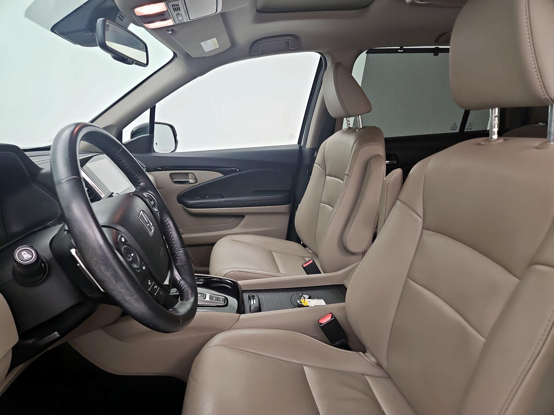 Thumbnail: 2017 Honda Pilot - 11