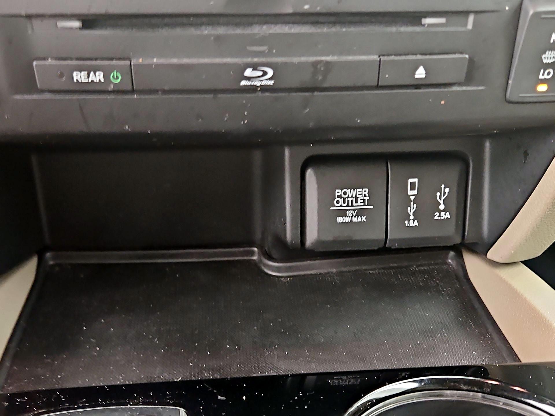Thumbnail: 2017 Honda Pilot - 19