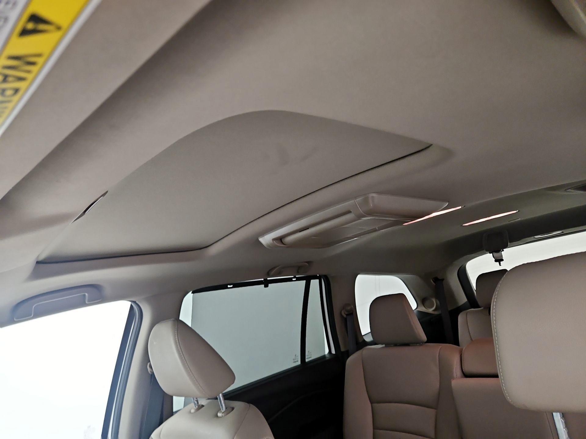 Thumbnail: 2017 Honda Pilot - 20