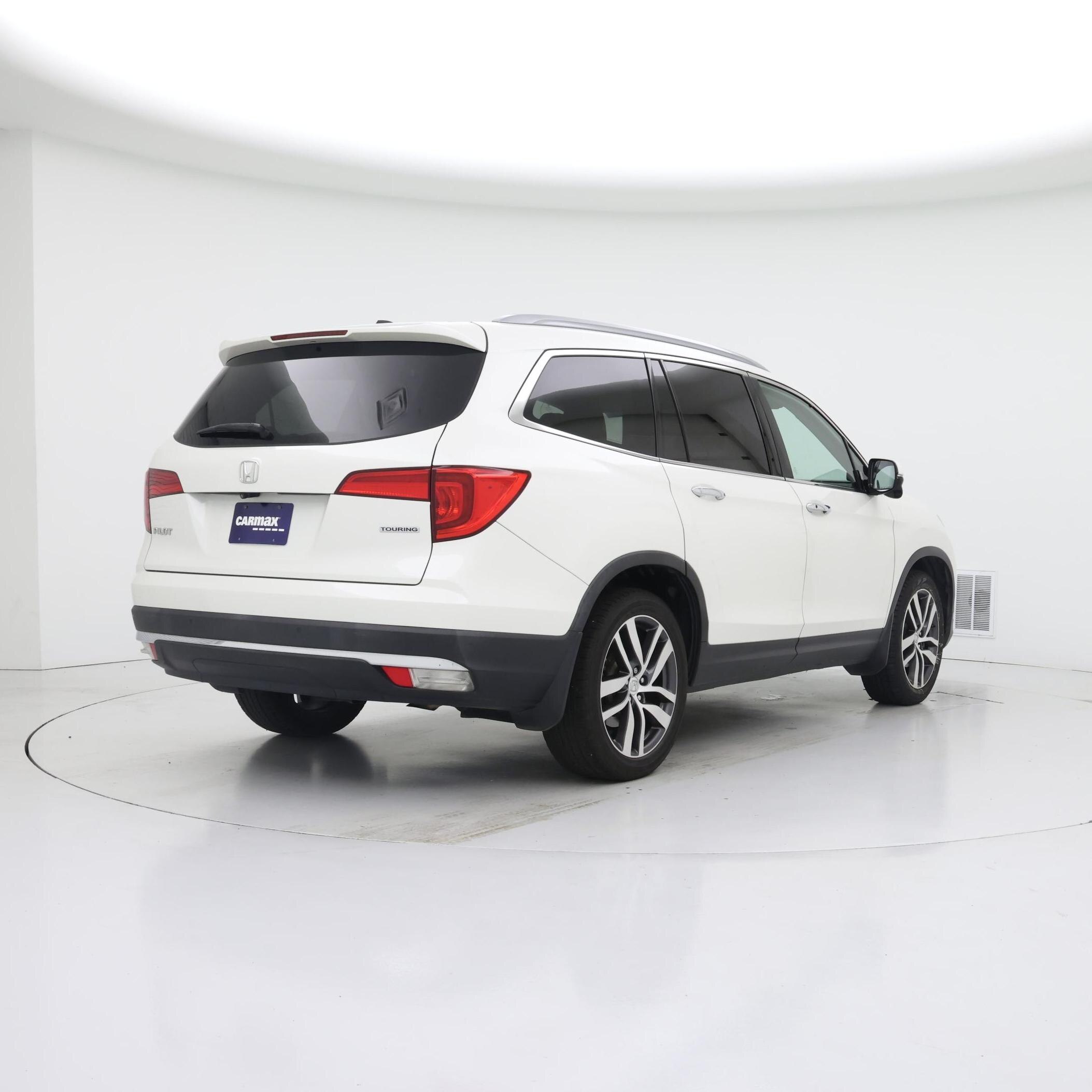 Thumbnail: 2017 Honda Pilot - 8
