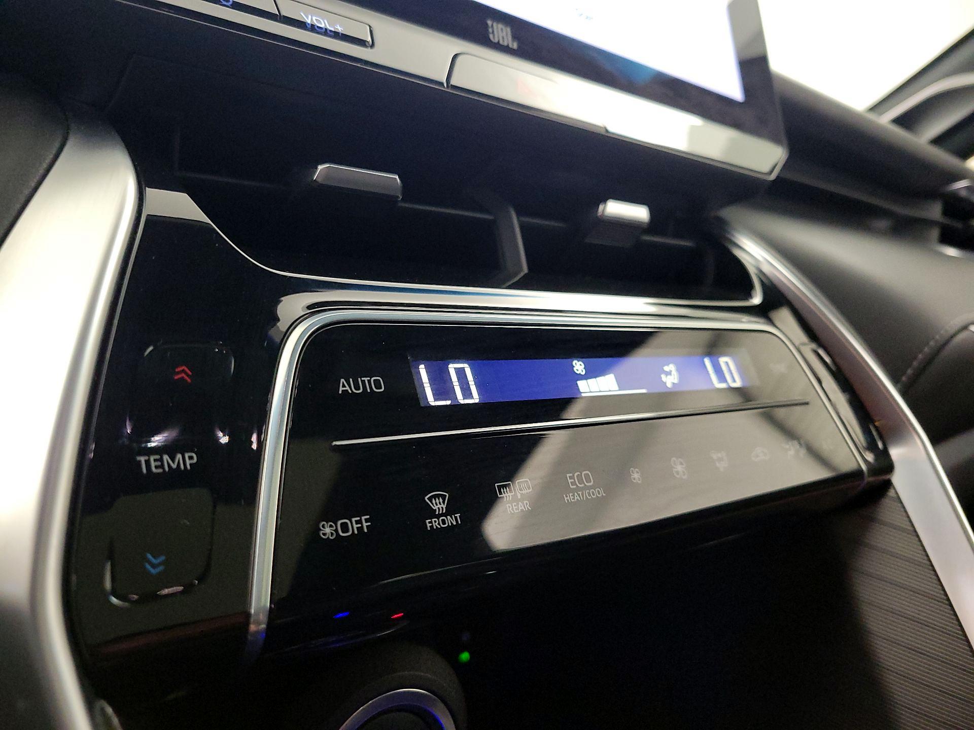 Thumbnail: 2024 Toyota Venza - 16