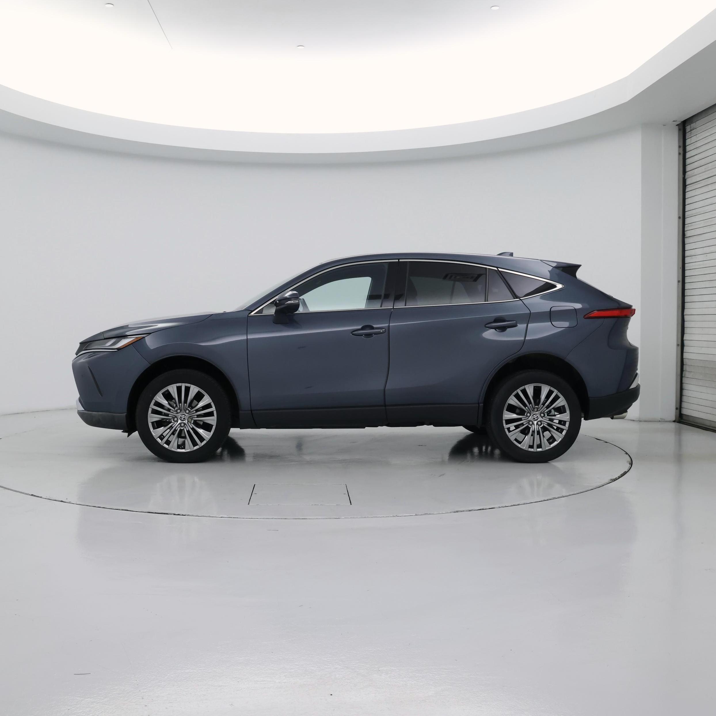Thumbnail: 2024 Toyota Venza - 3